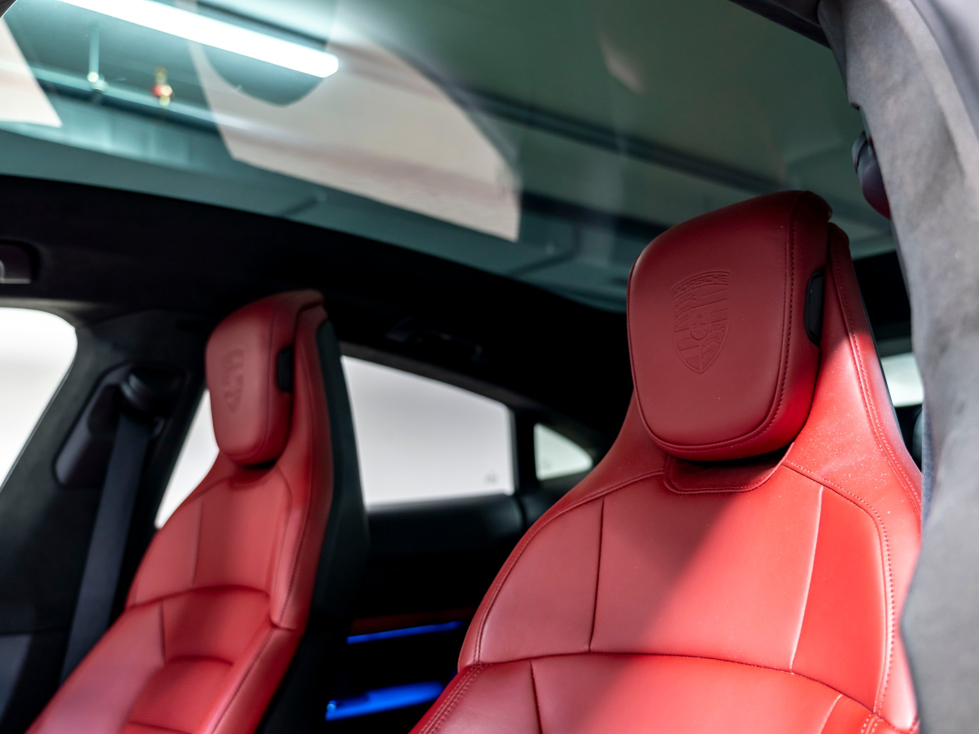 PORSCHE Taycan Turbo-image-16