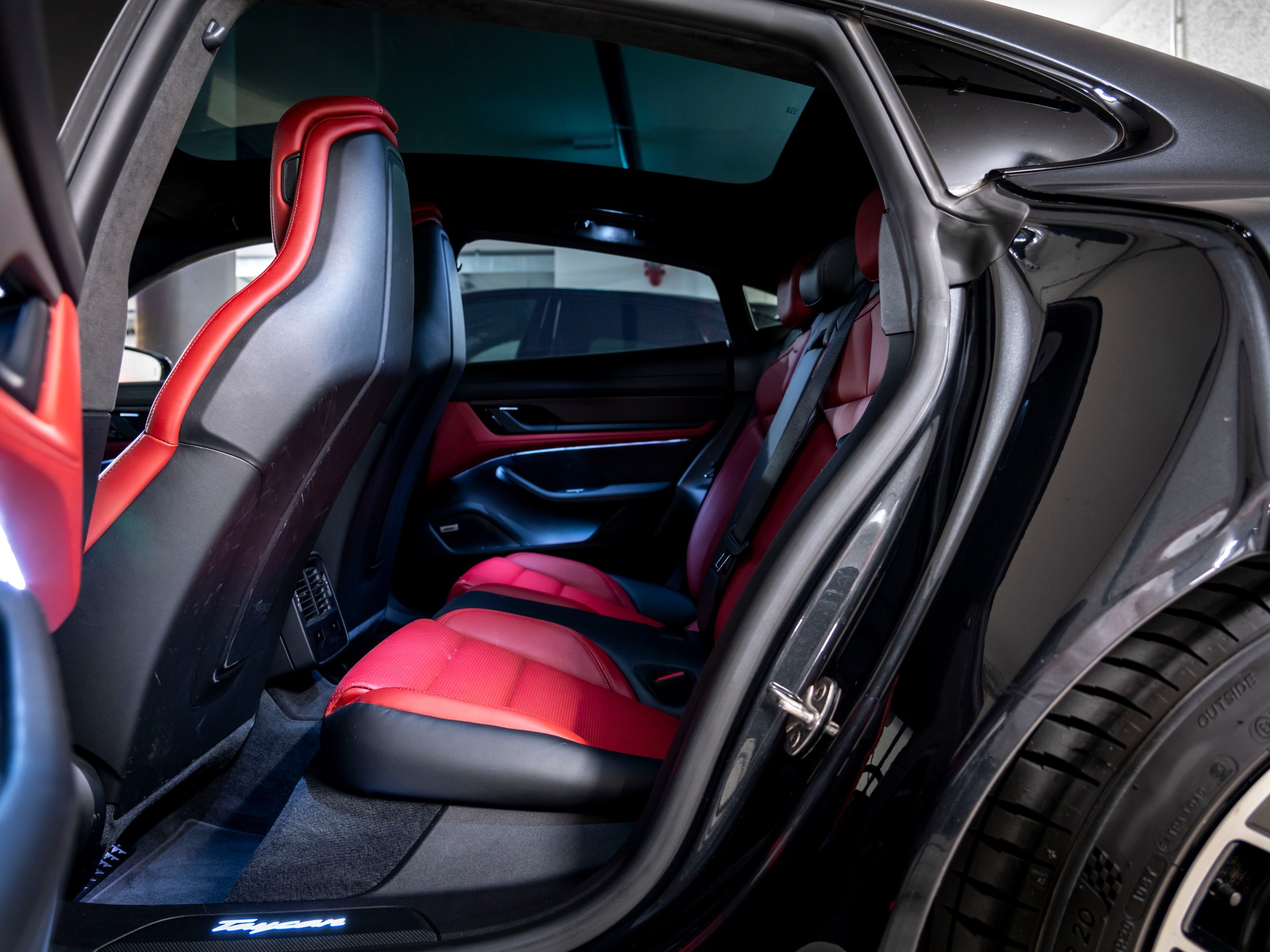 PORSCHE Taycan Turbo-image-21