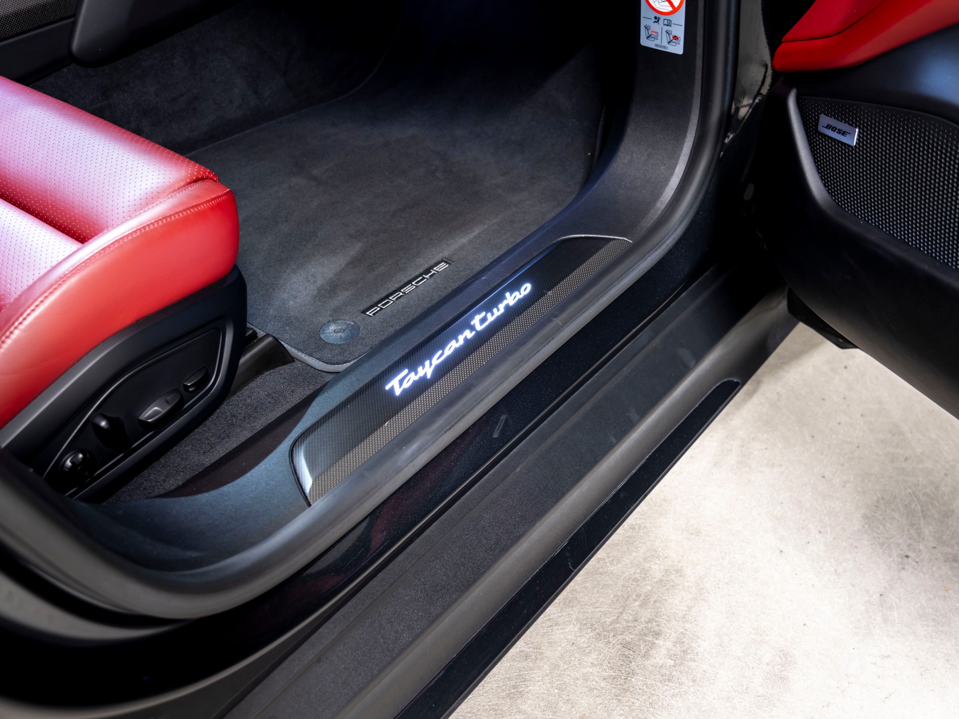 PORSCHE Taycan Turbo-image-26