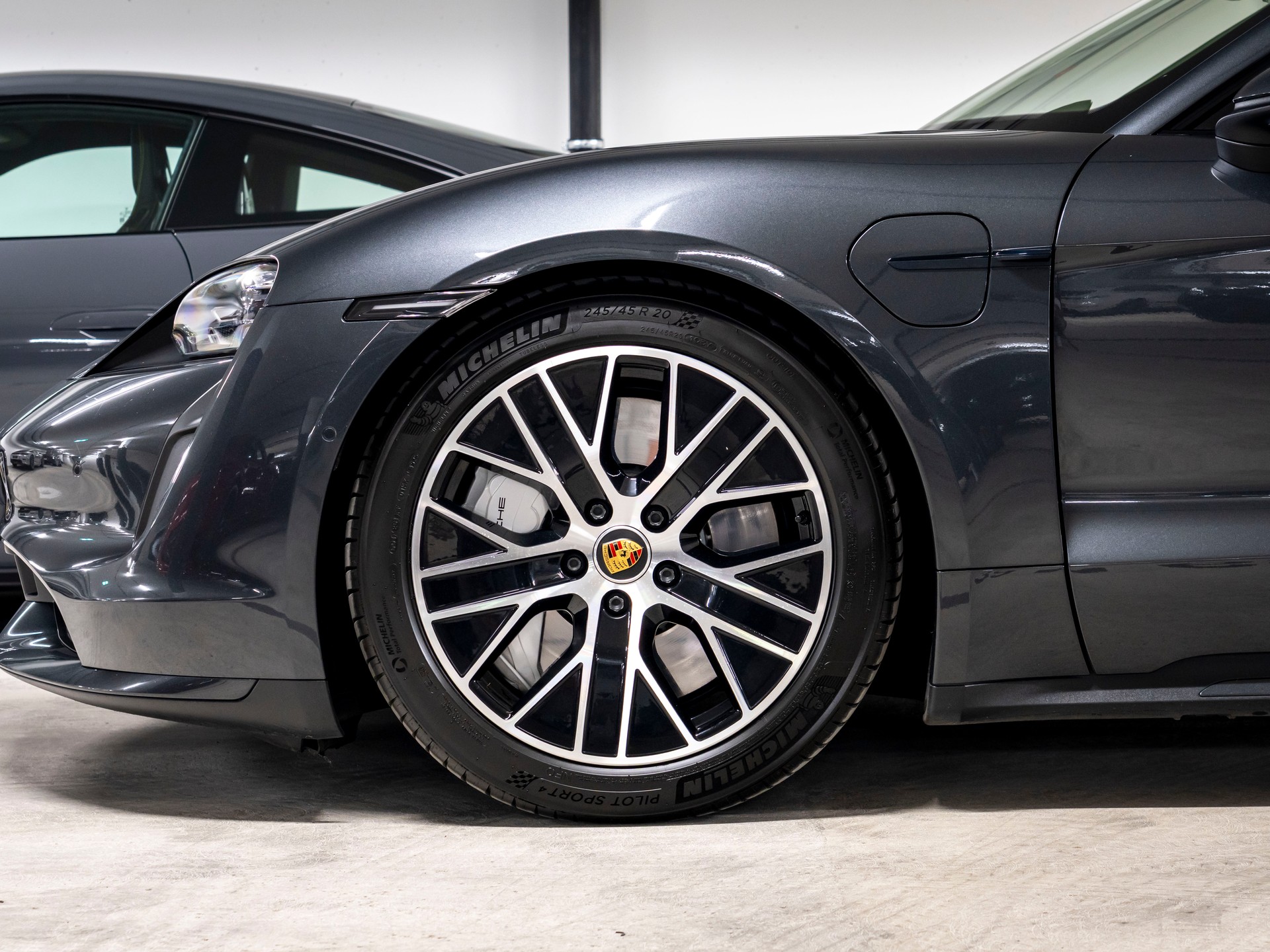 PORSCHE Taycan Turbo-image-9