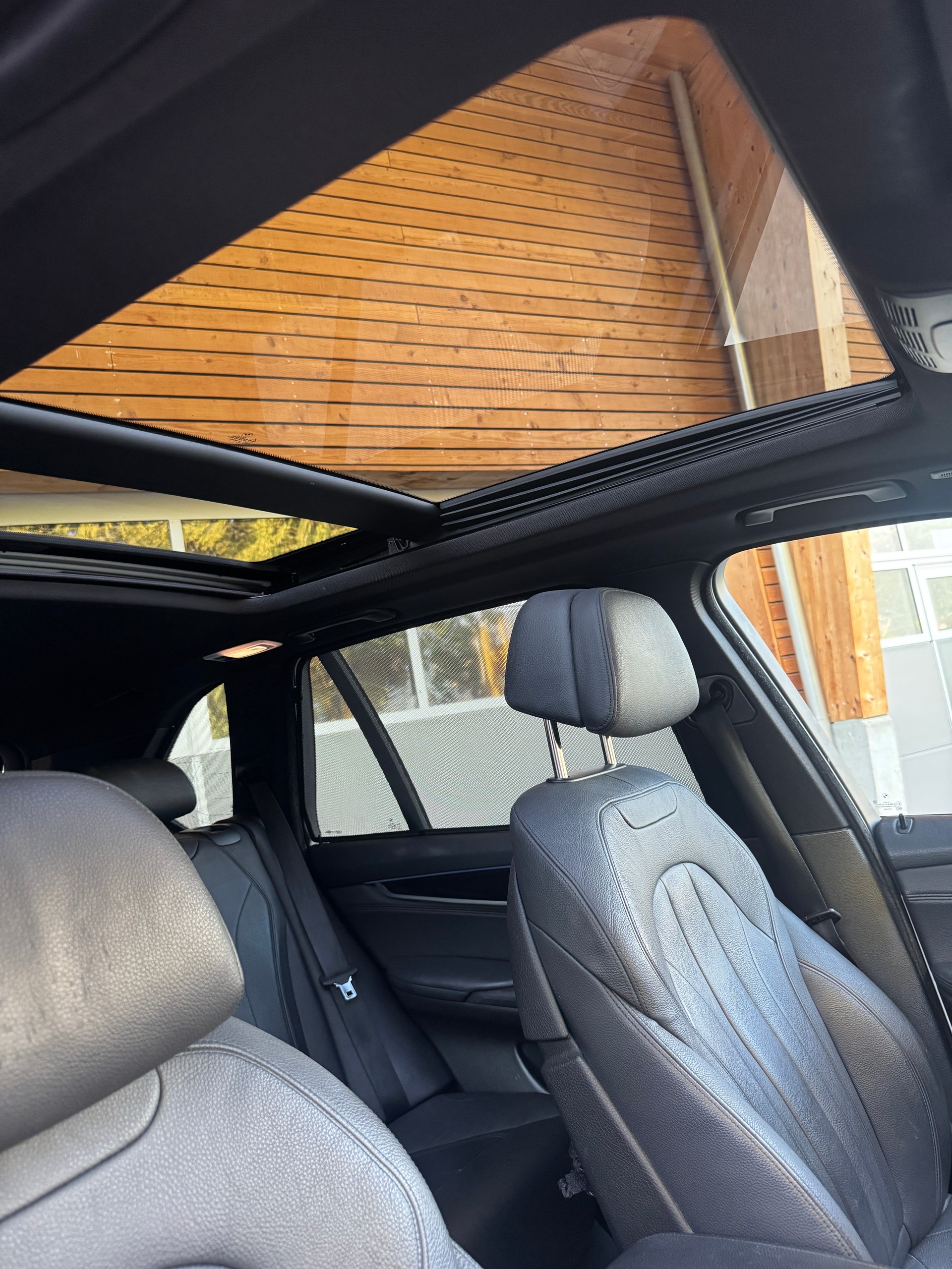 BMW 40e xDrive-image-5
