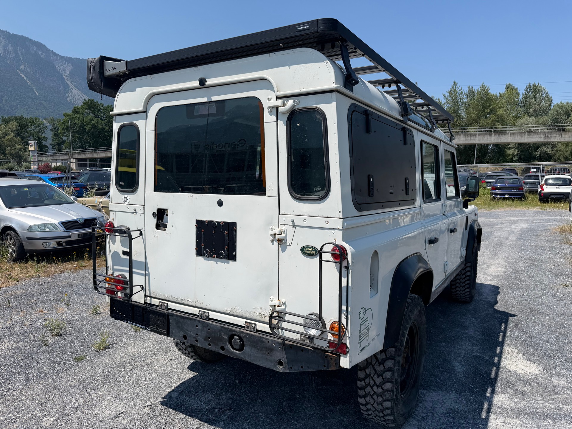 LAND ROVER Defender 110 SW électrique-image-5