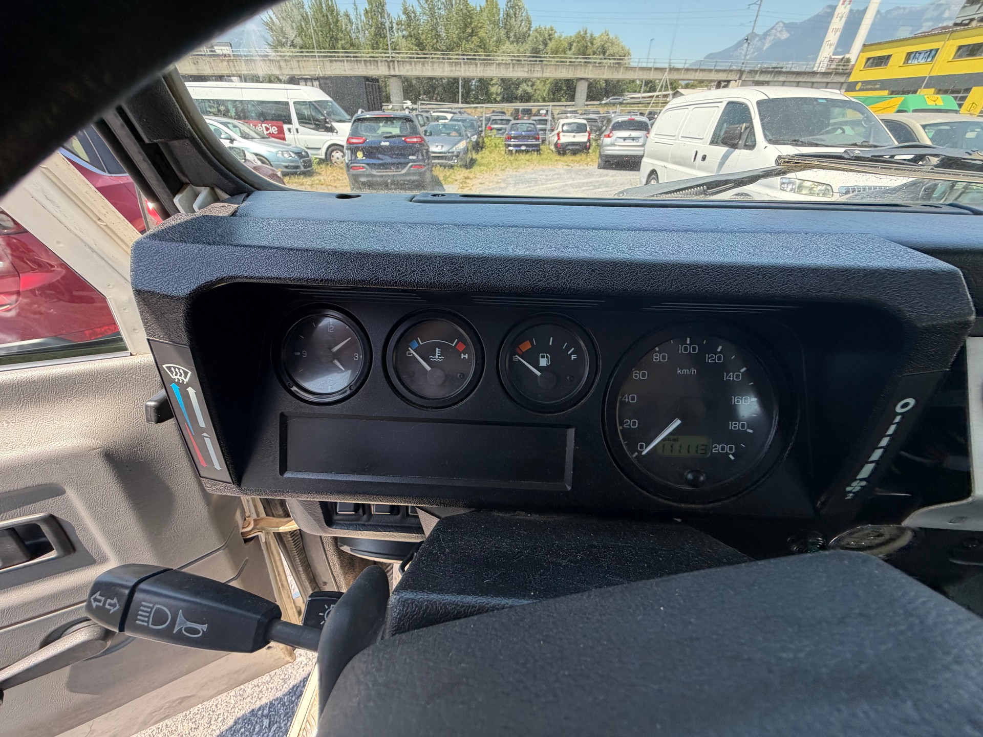 LAND ROVER Defender 110 SW électrique-image-11