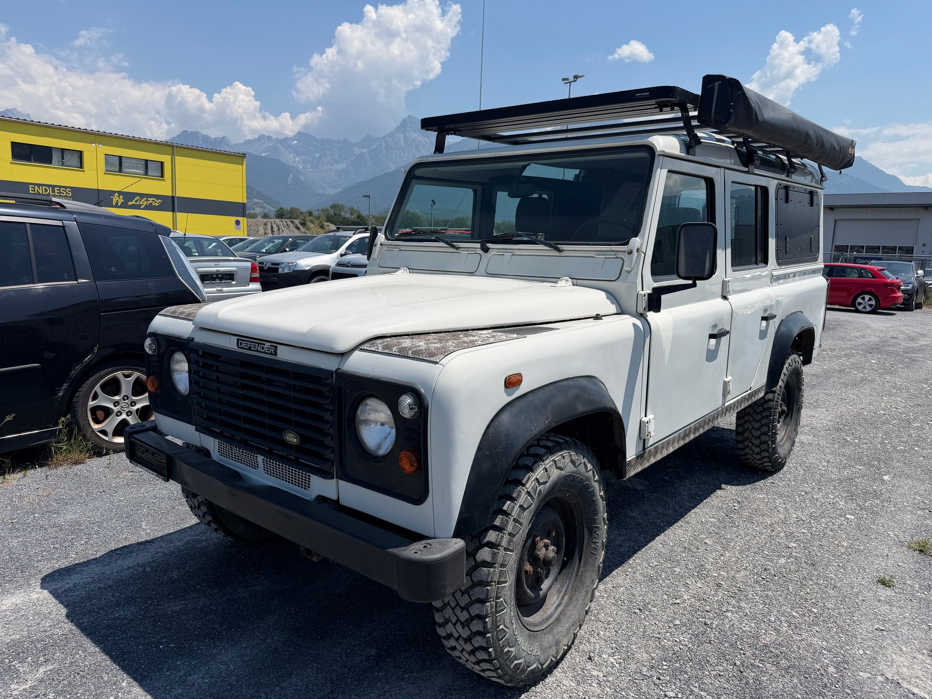 LAND ROVER Defender 110 SW électrique-image-0
