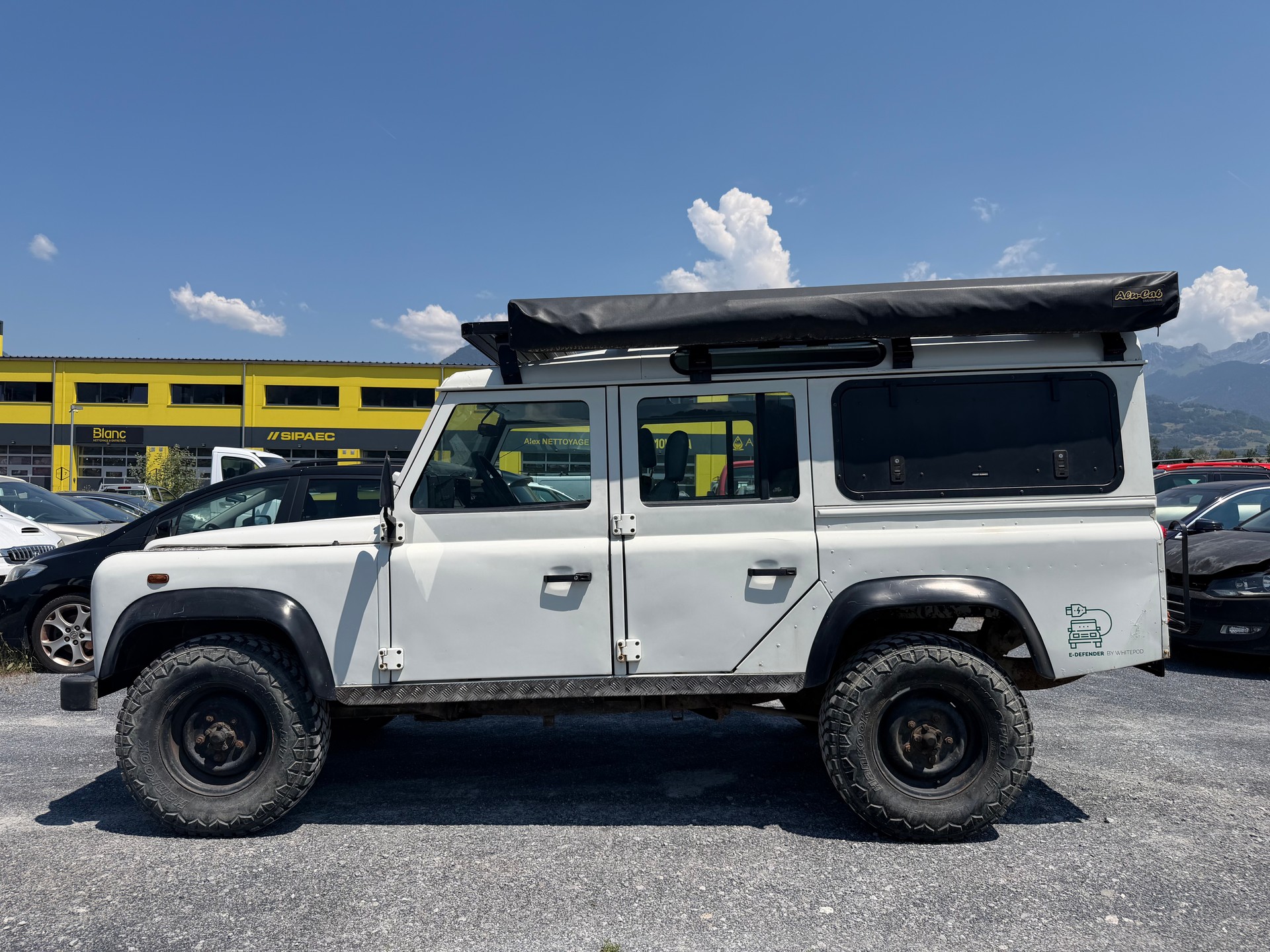 LAND ROVER Defender 110 SW électrique-image-1