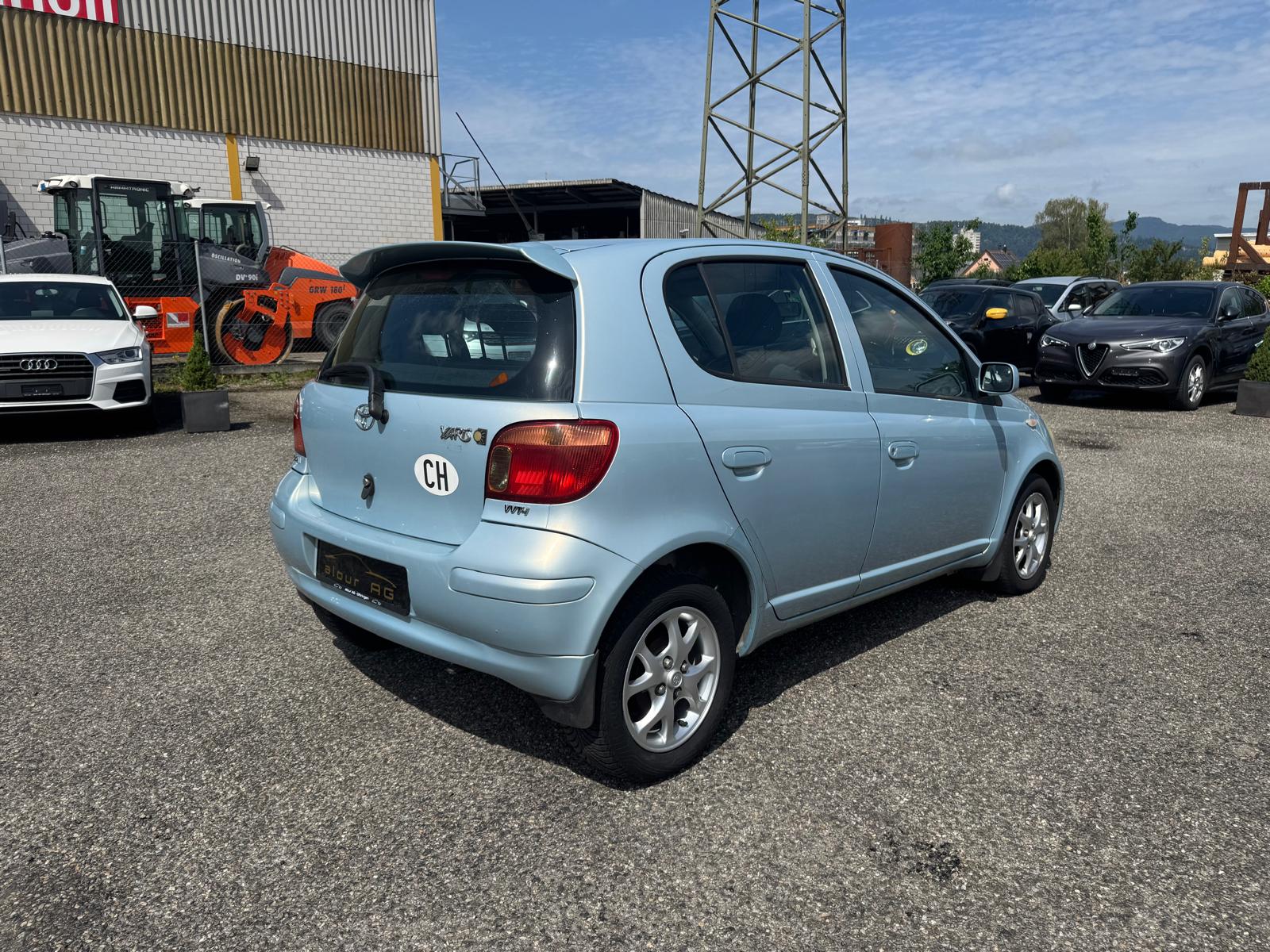 TOYOTA Yaris 1.3 Linea Sol-image-4