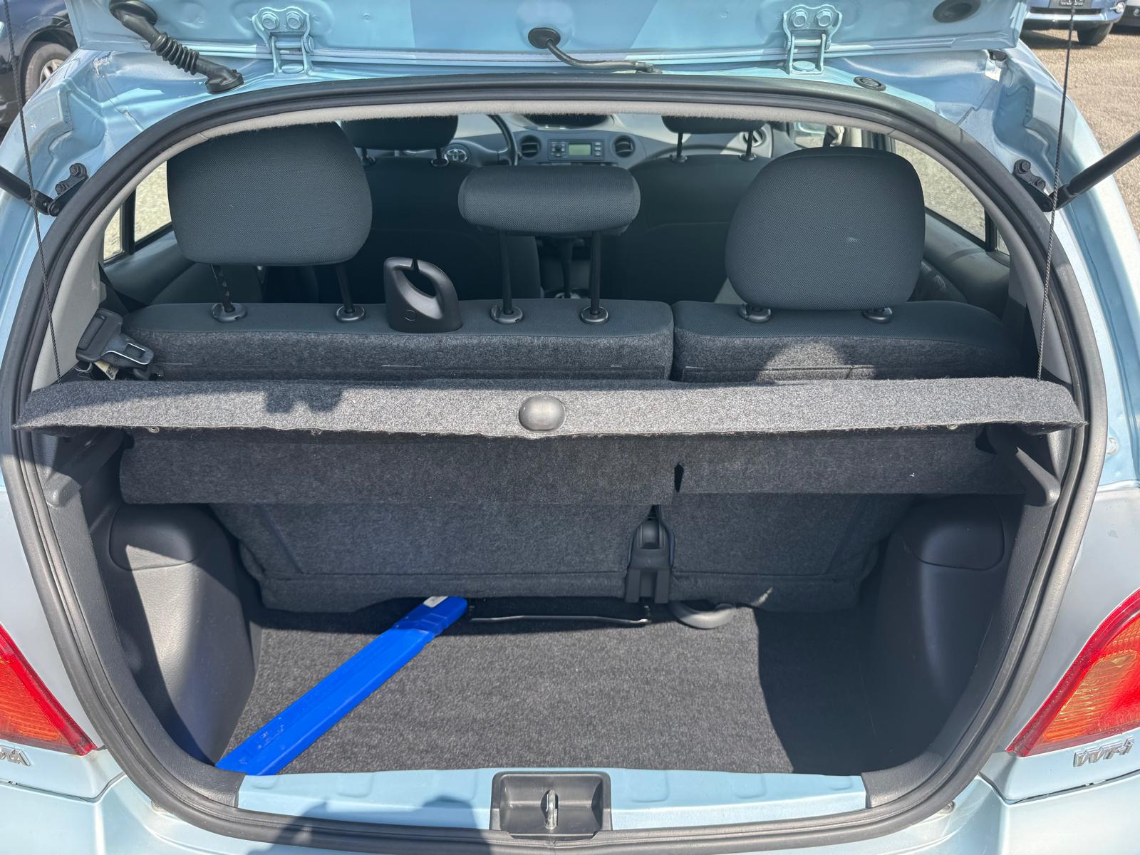 TOYOTA Yaris 1.3 Linea Sol-image-11