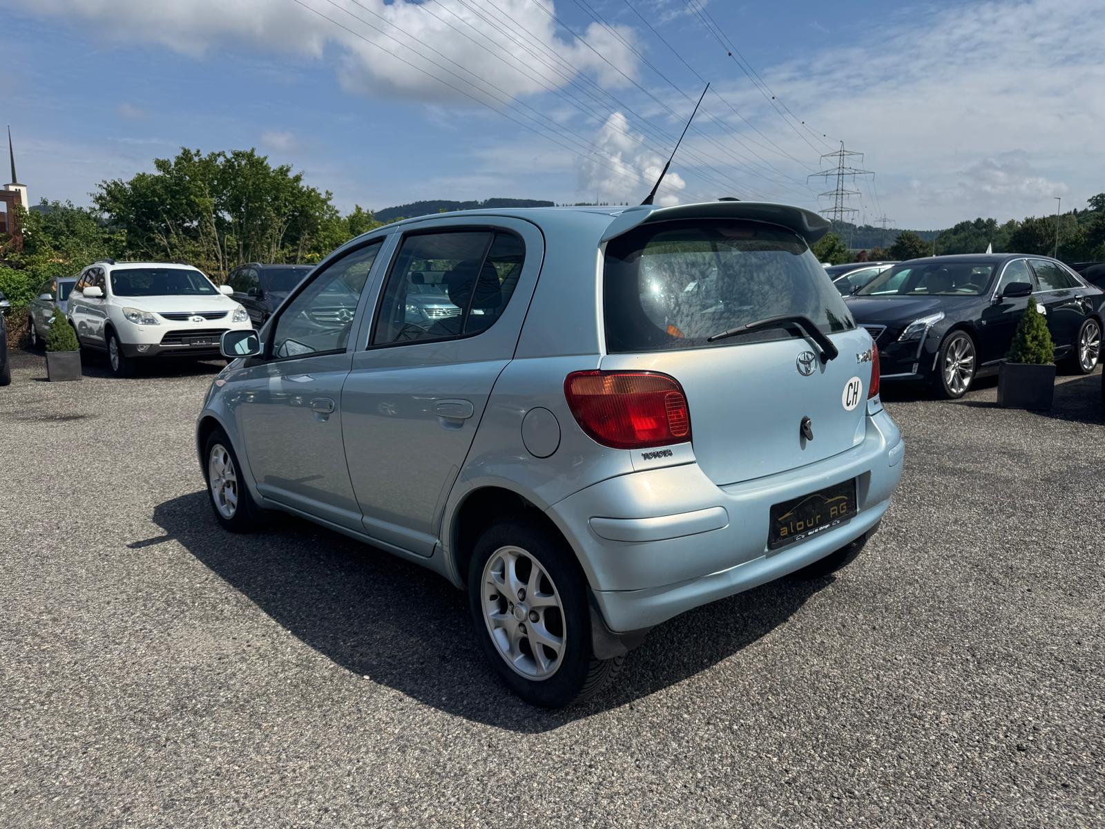 TOYOTA Yaris 1.3 Linea Sol-image-2