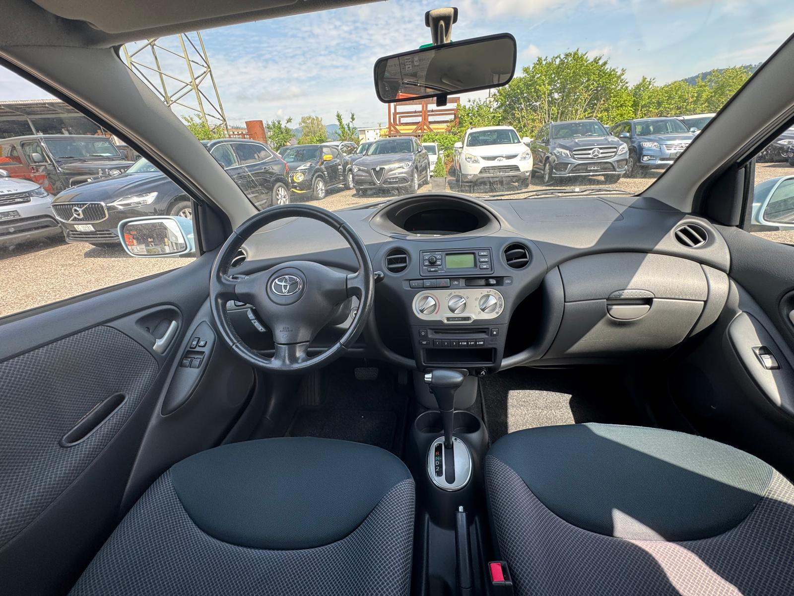 TOYOTA Yaris 1.3 Linea Sol-image-7