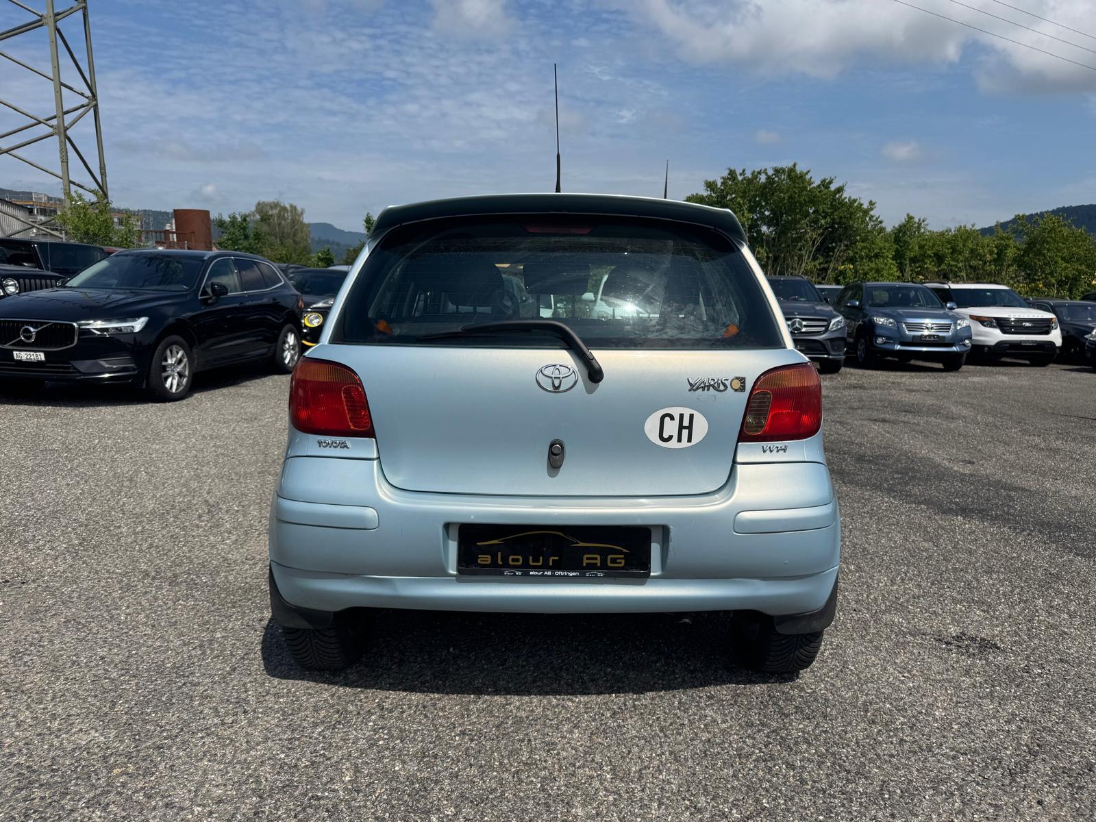 TOYOTA Yaris 1.3 Linea Sol-image-3