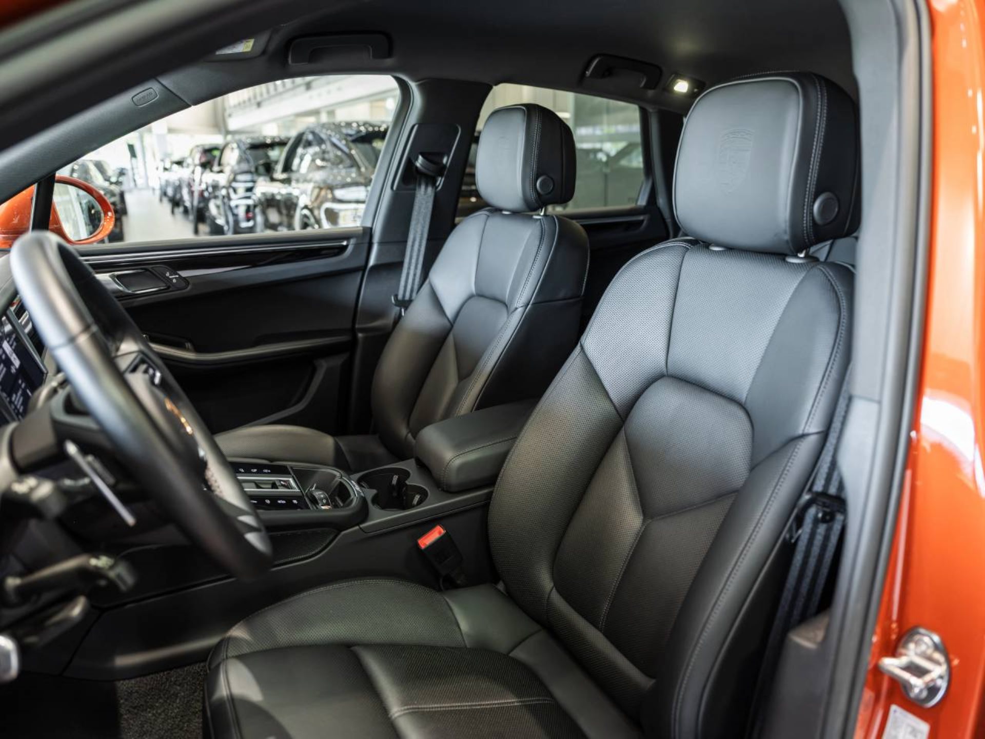 PORSCHE Macan S-image-4