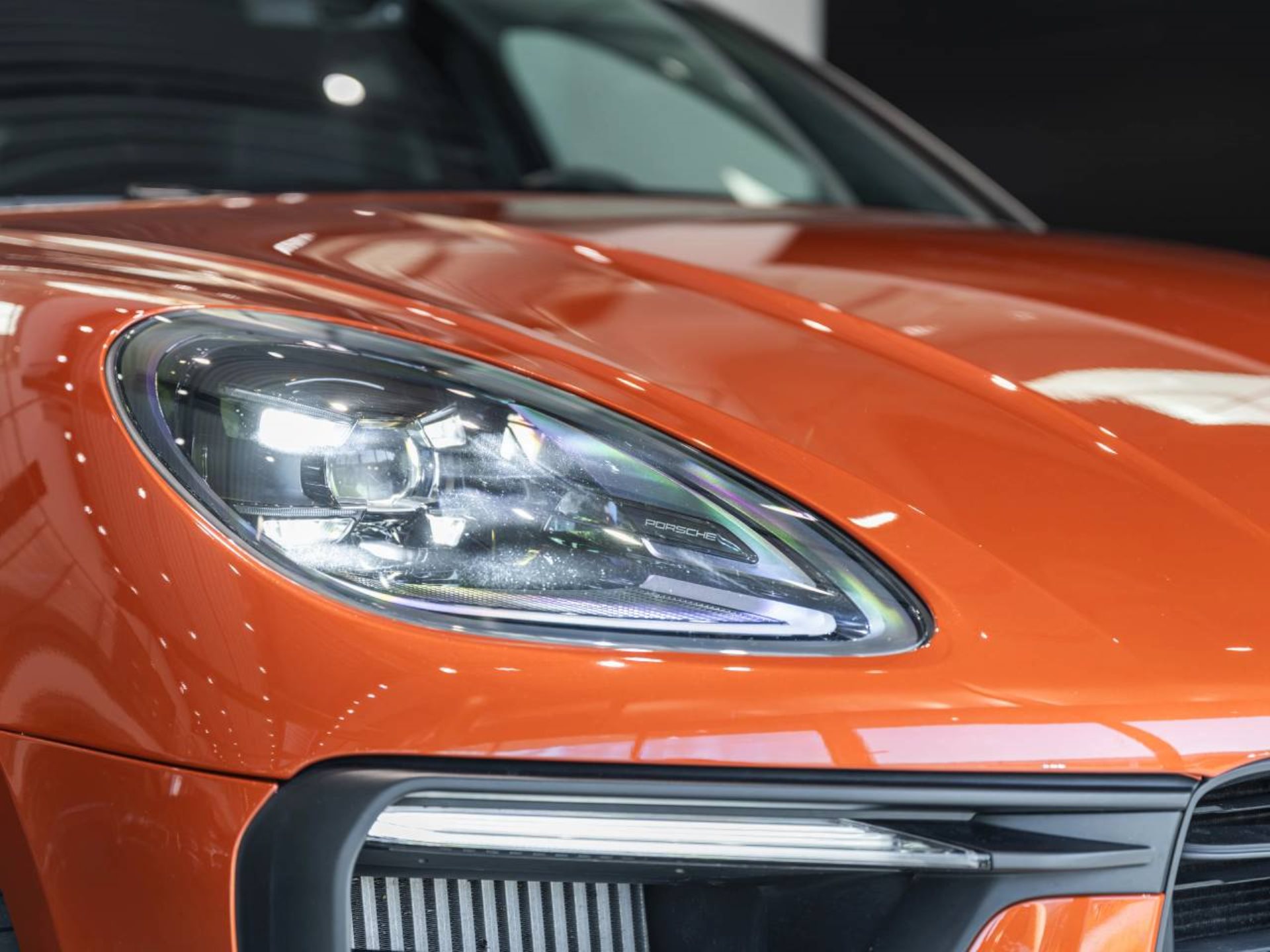 PORSCHE Macan S-image-23