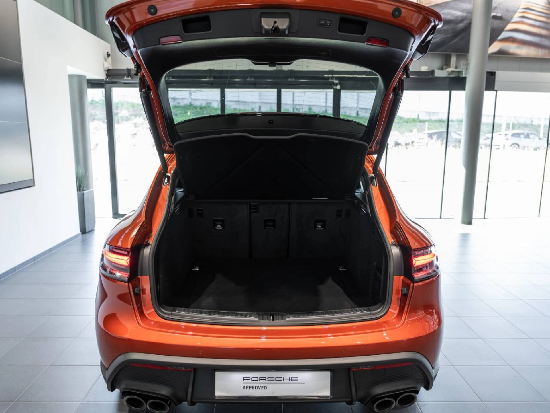 PORSCHE Macan S-image-9