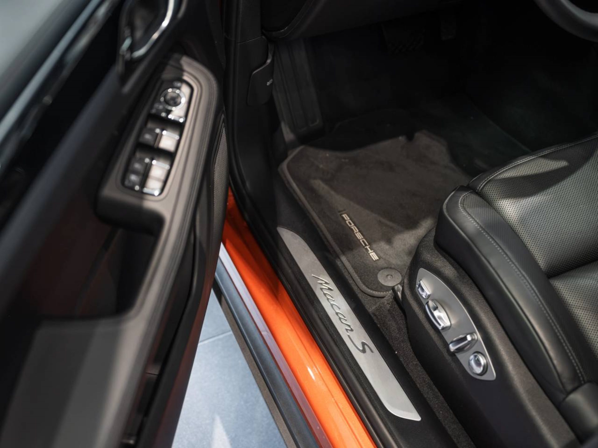 PORSCHE Macan S-image-20