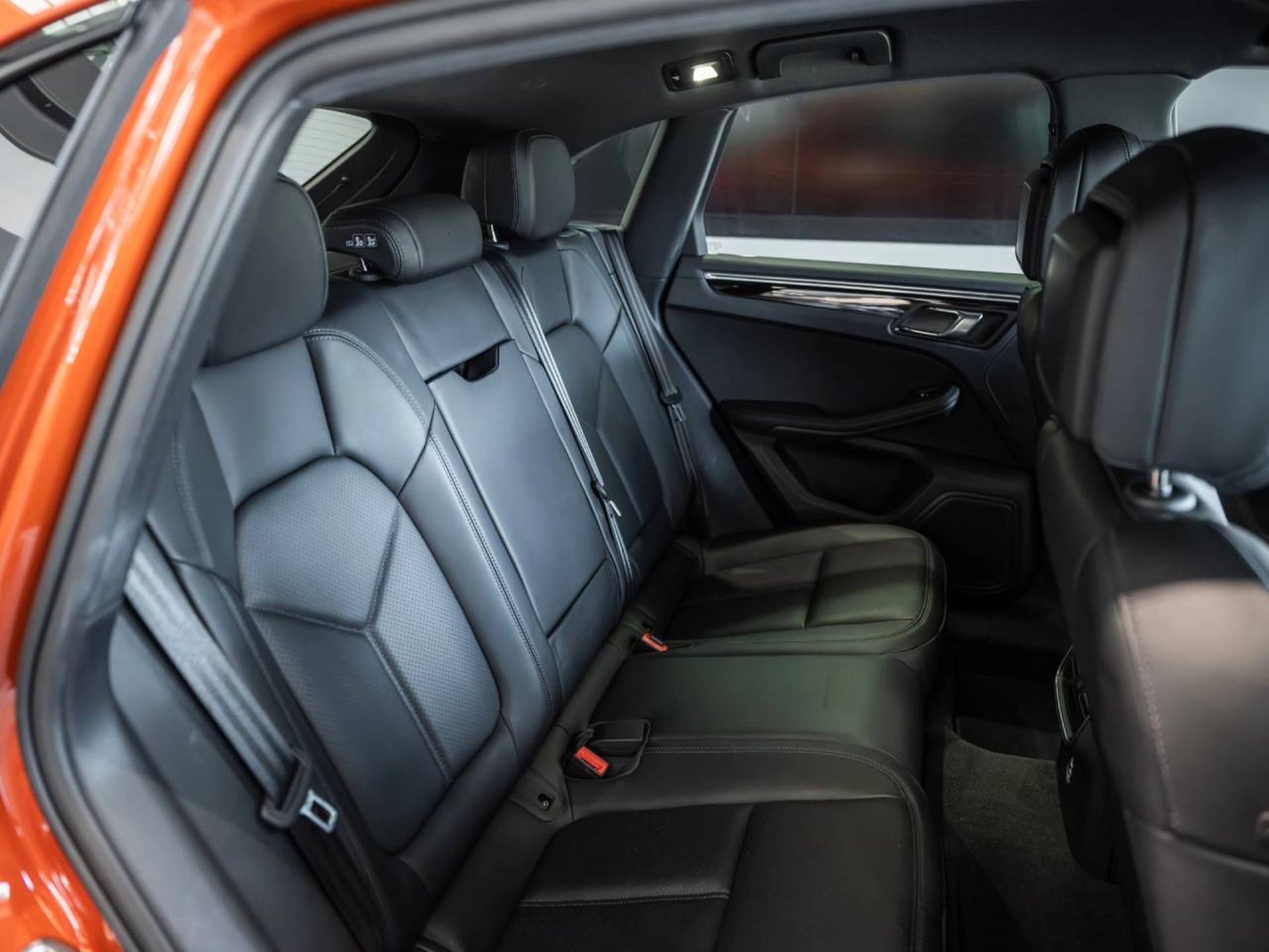 PORSCHE Macan S-image-18