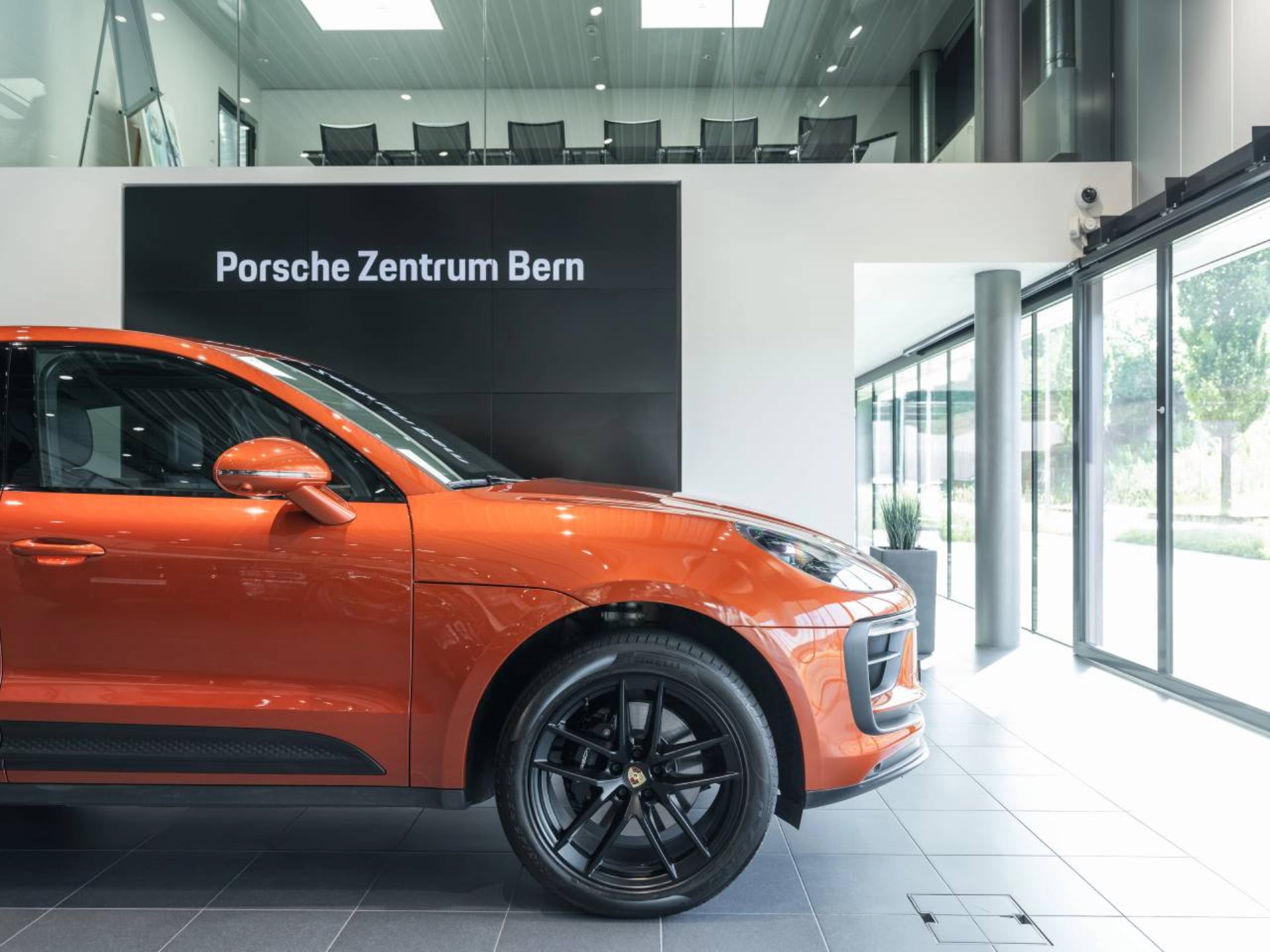 PORSCHE Macan S-image-11