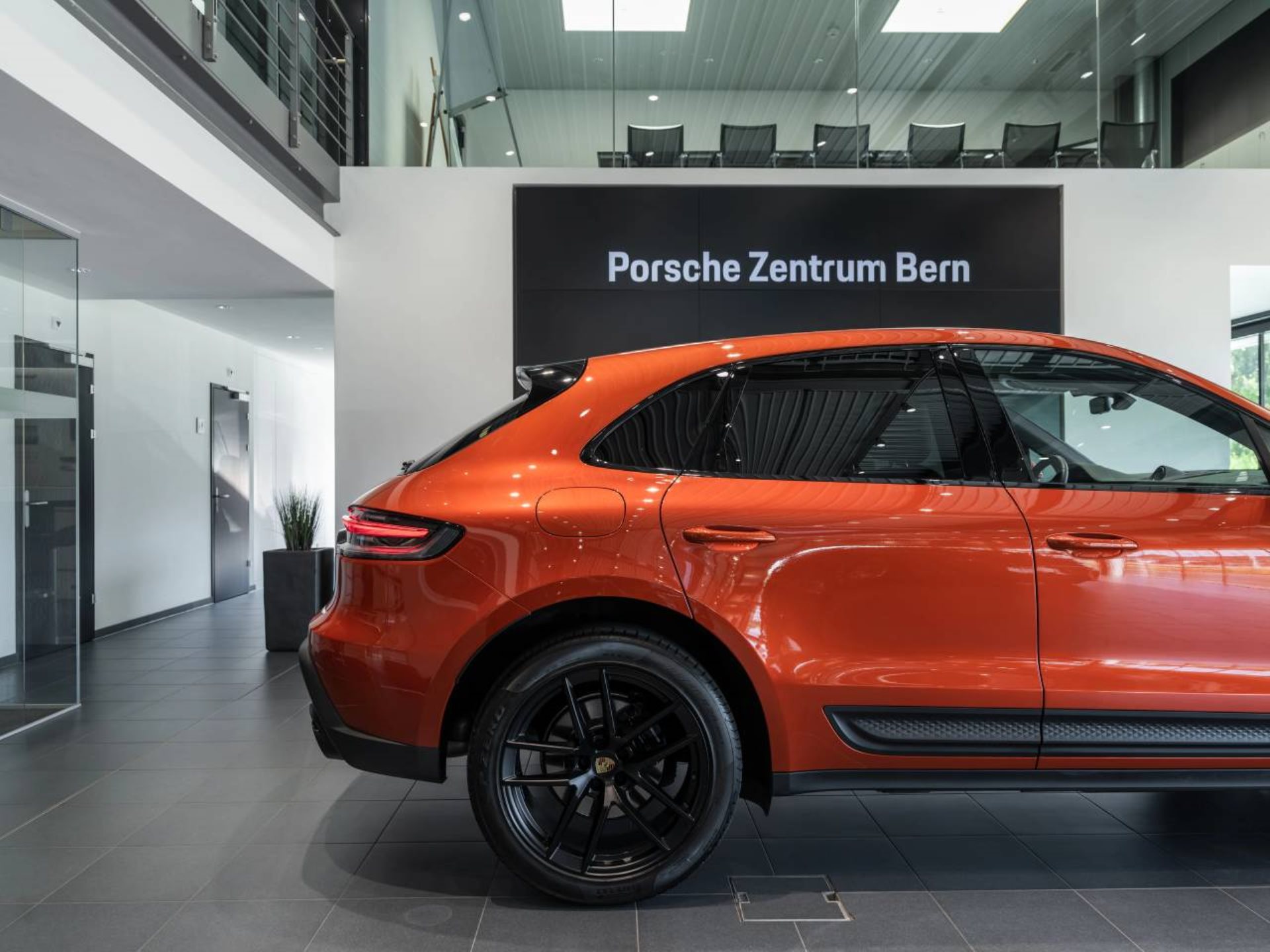 PORSCHE Macan S-image-10
