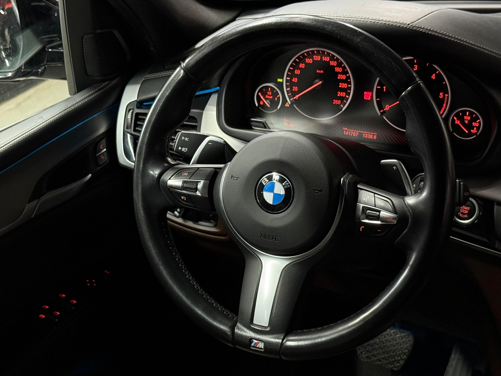 BMW X5 xDrive 40d Steptronic / 7 Plätze / Anhängerkupplung-image-3