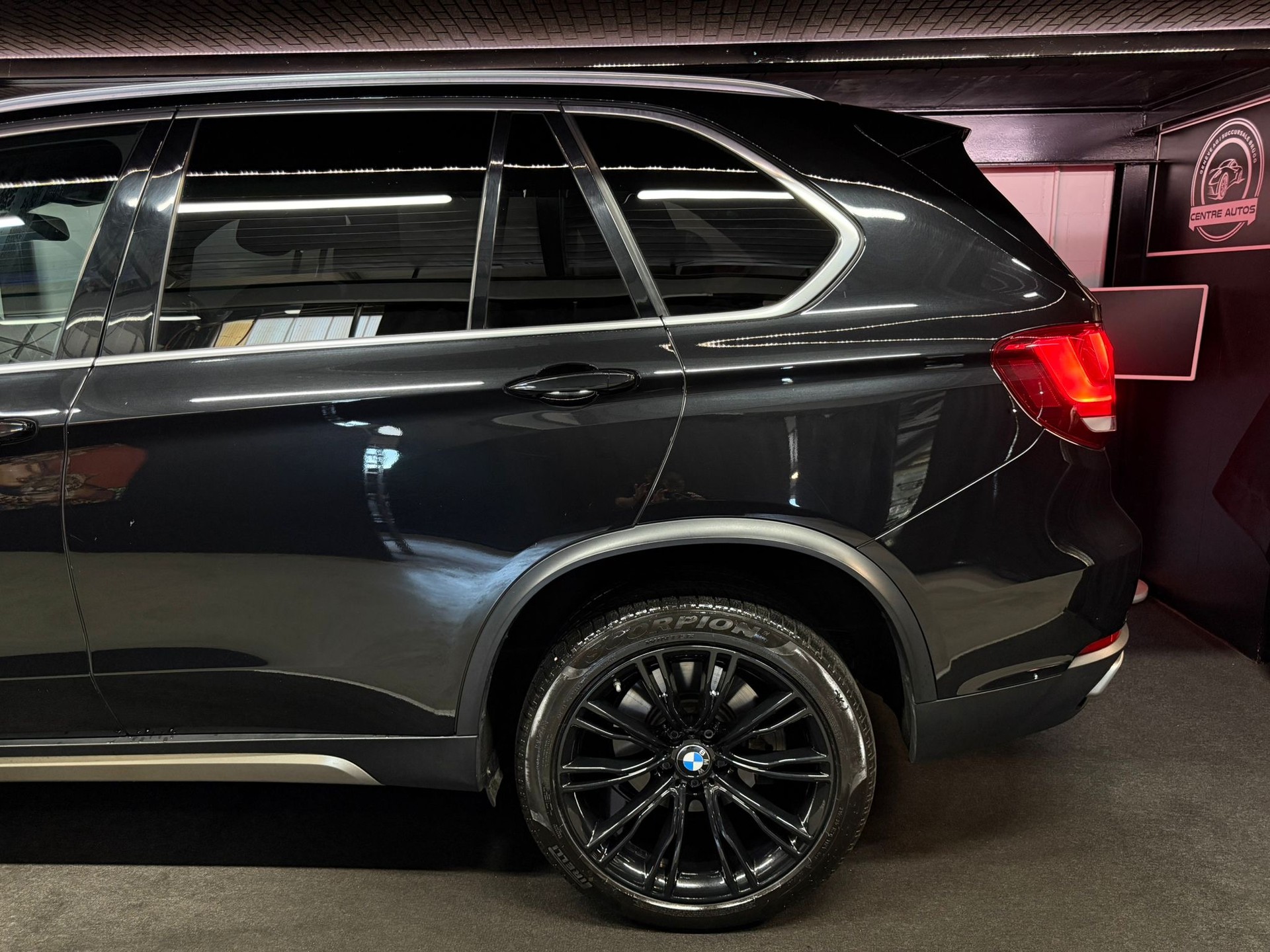 BMW X5 xDrive 40d Steptronic / 7 Plätze / Anhängerkupplung-image-7