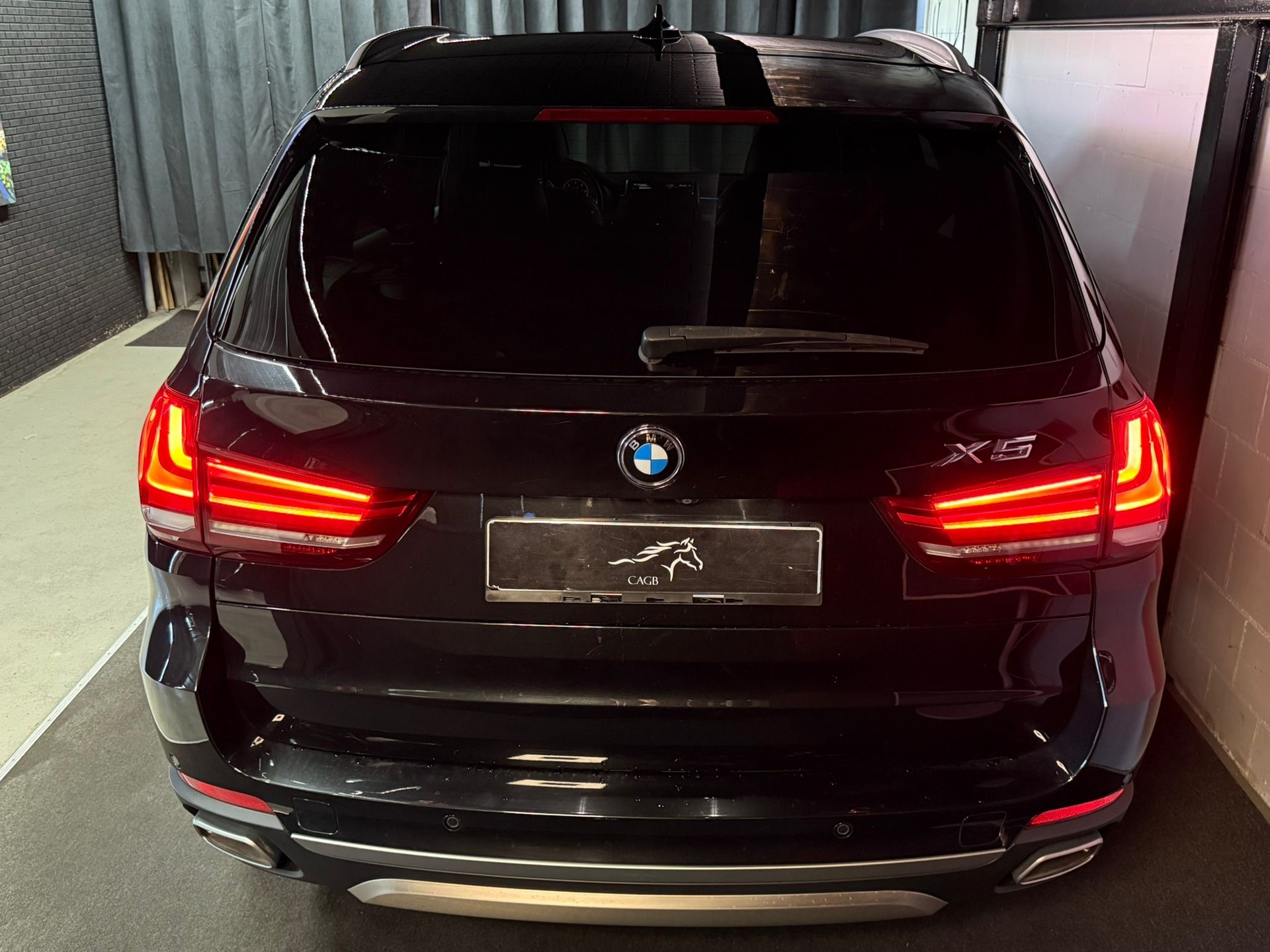 BMW X5 xDrive 40d Steptronic / 7 Plätze / Anhängerkupplung-image-6