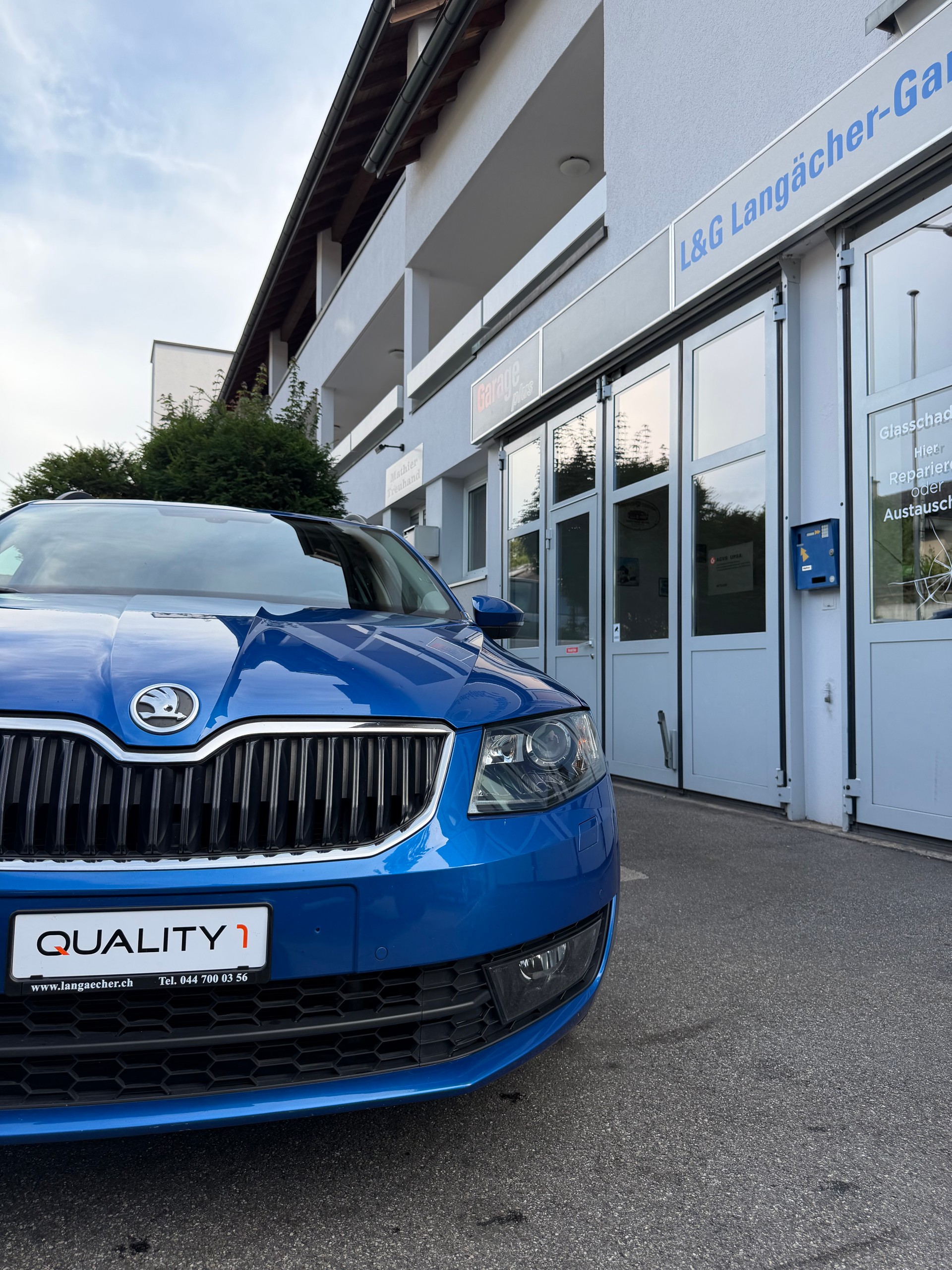 SKODA Octavia Combi 1.8 TSI Elegance DSG-image-13