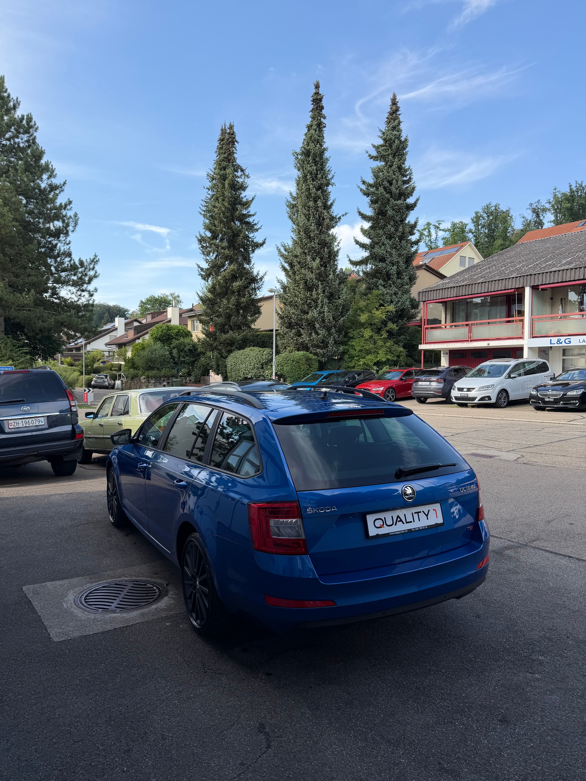 SKODA Octavia Combi 1.8 TSI Elegance DSG-image-3