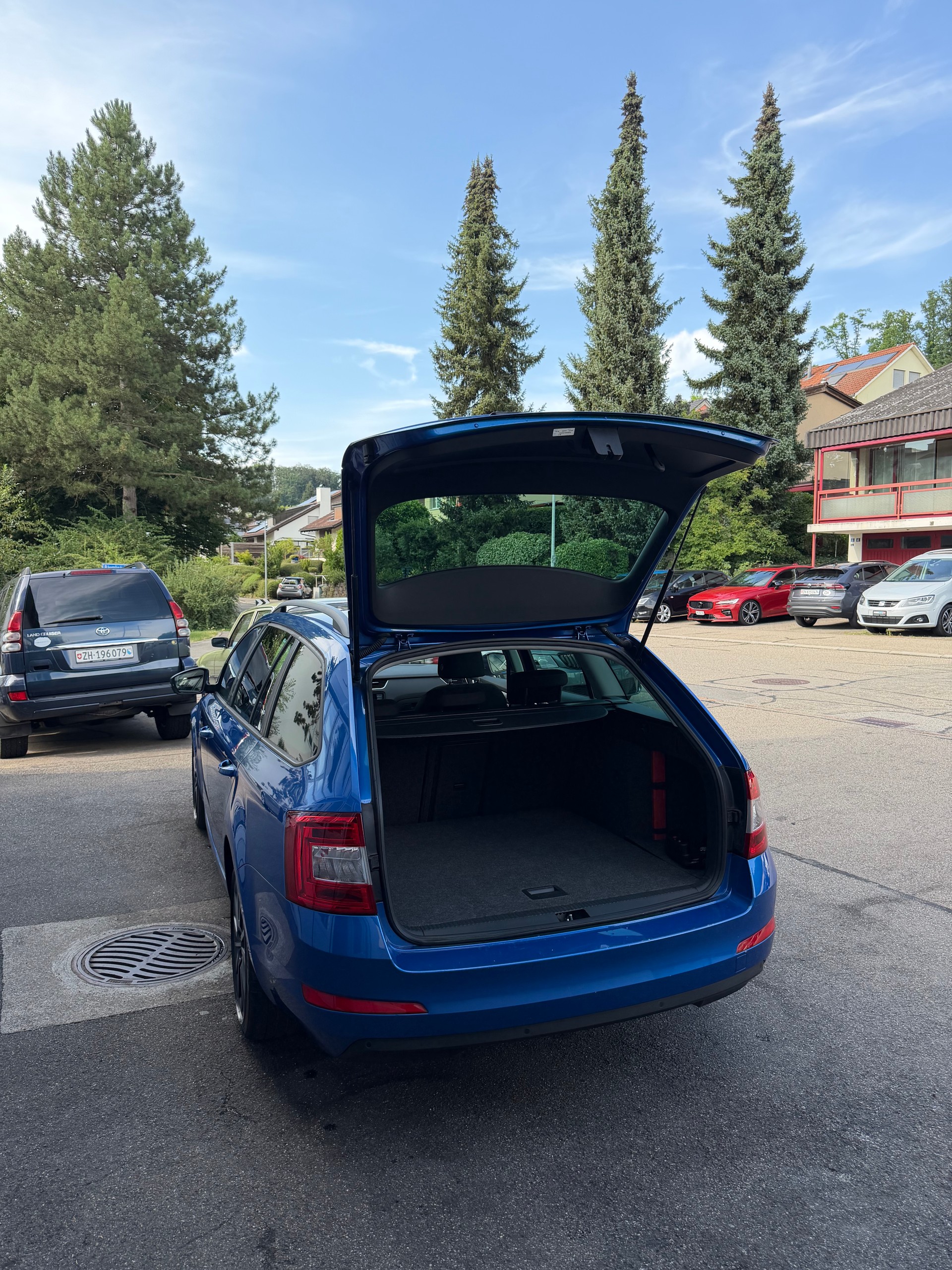 SKODA Octavia Combi 1.8 TSI Elegance DSG-image-11