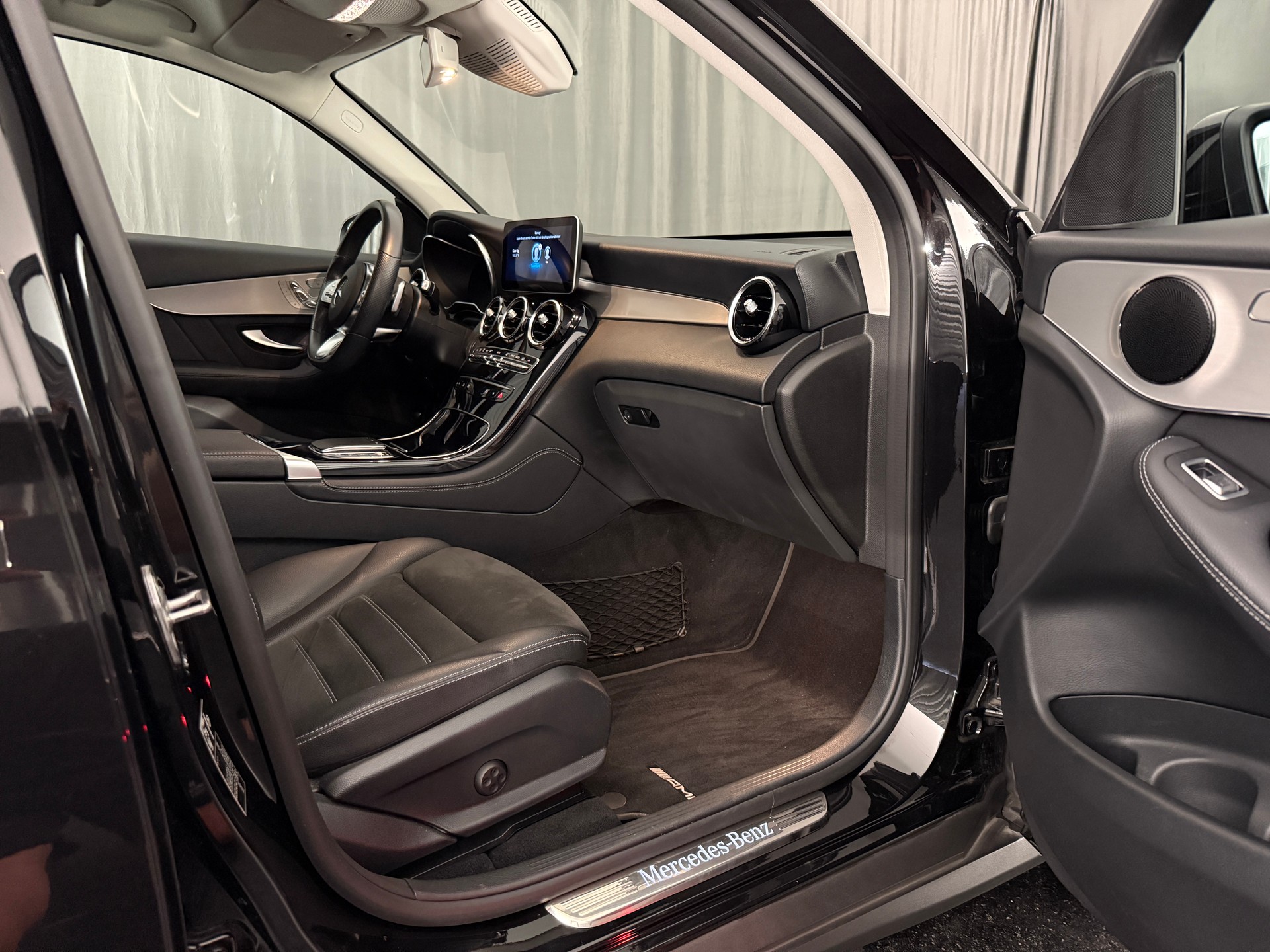 MERCEDES-BENZ GLC 220 d AMG Line 4Matic 9G-Tronic-image-5