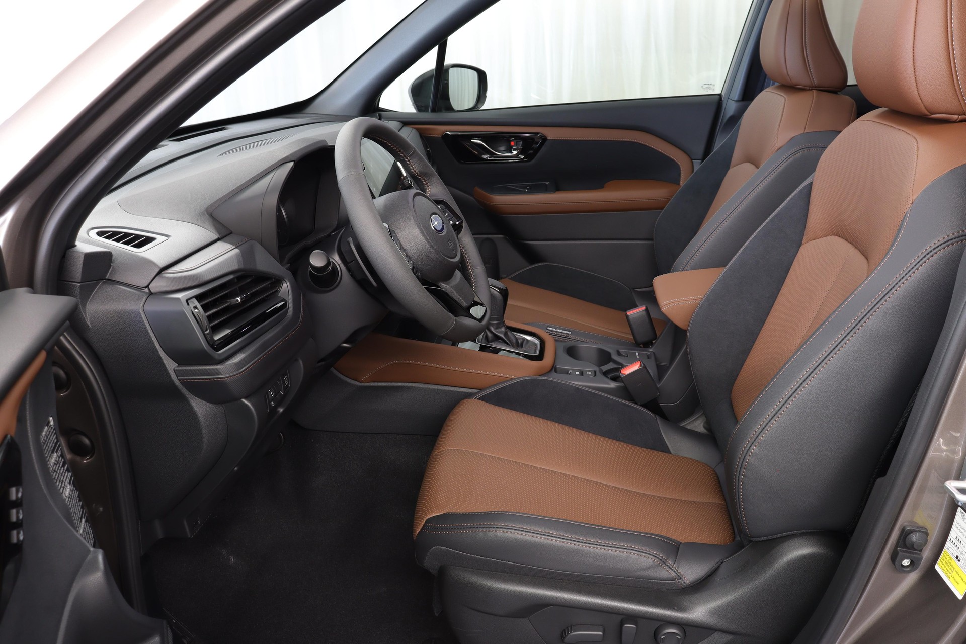 SUBARU Forester Station 2.0i e-Boxer Luxury-image-1