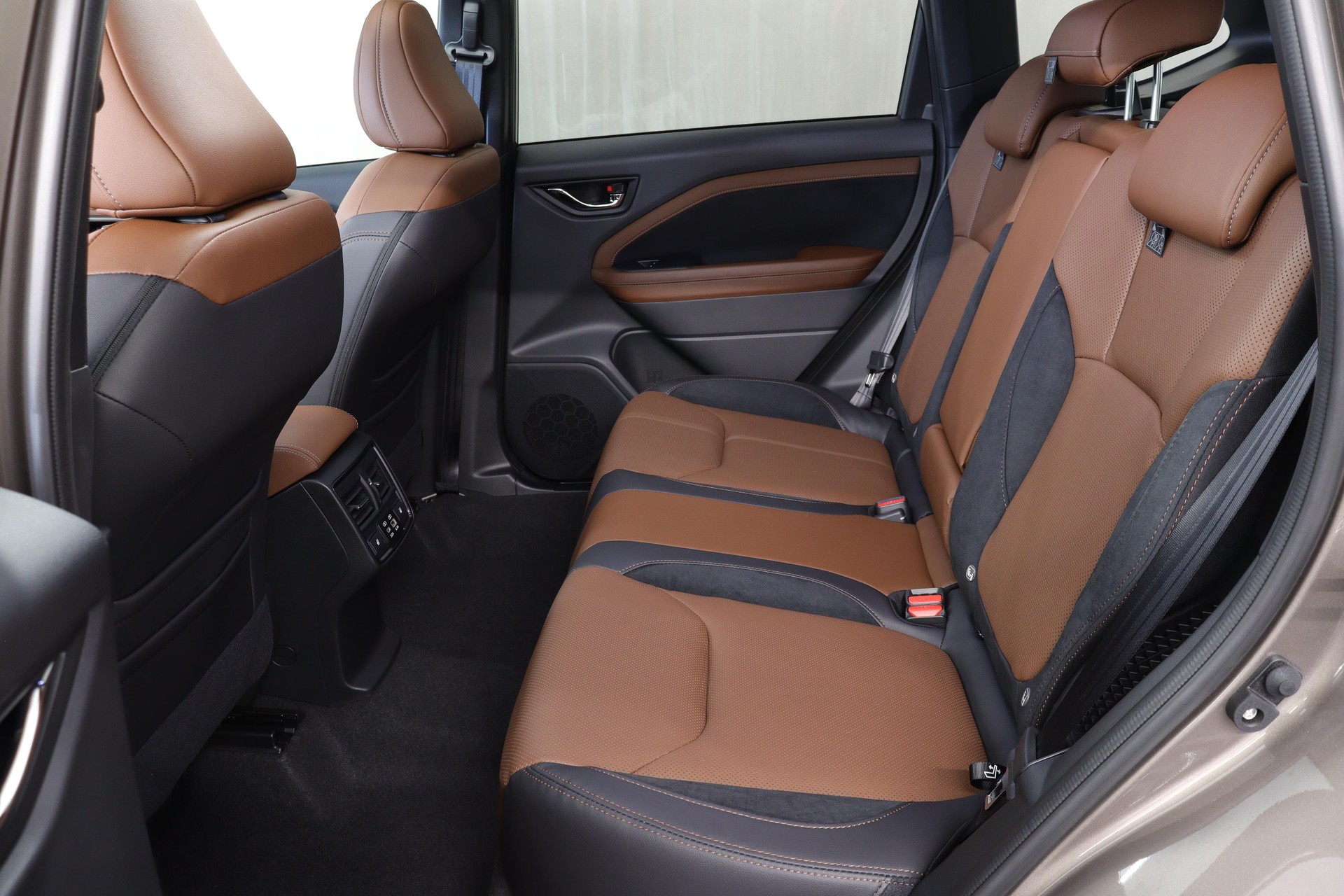 SUBARU Forester Station 2.0i e-Boxer Luxury-image-2