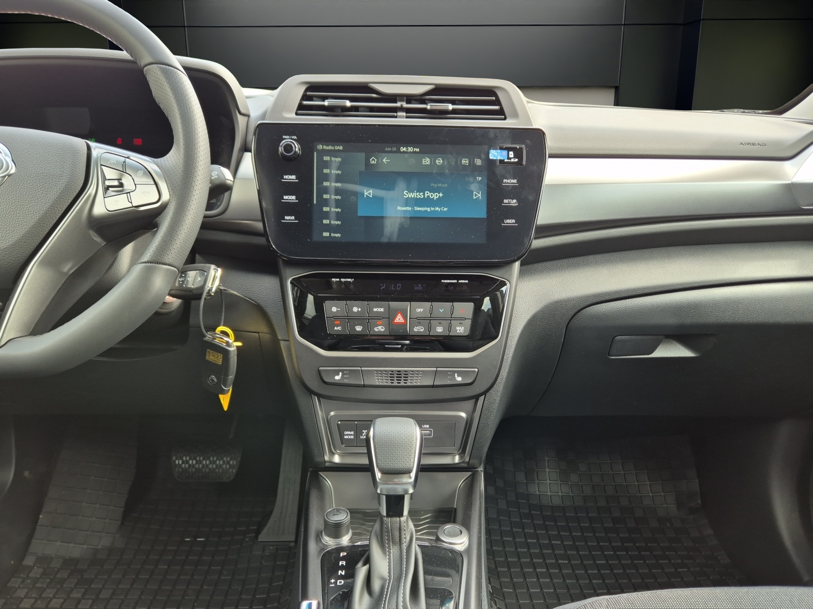 KGM-SsangYong Tivoli 1.5 T GDI Steel 4WD Automat-image-8