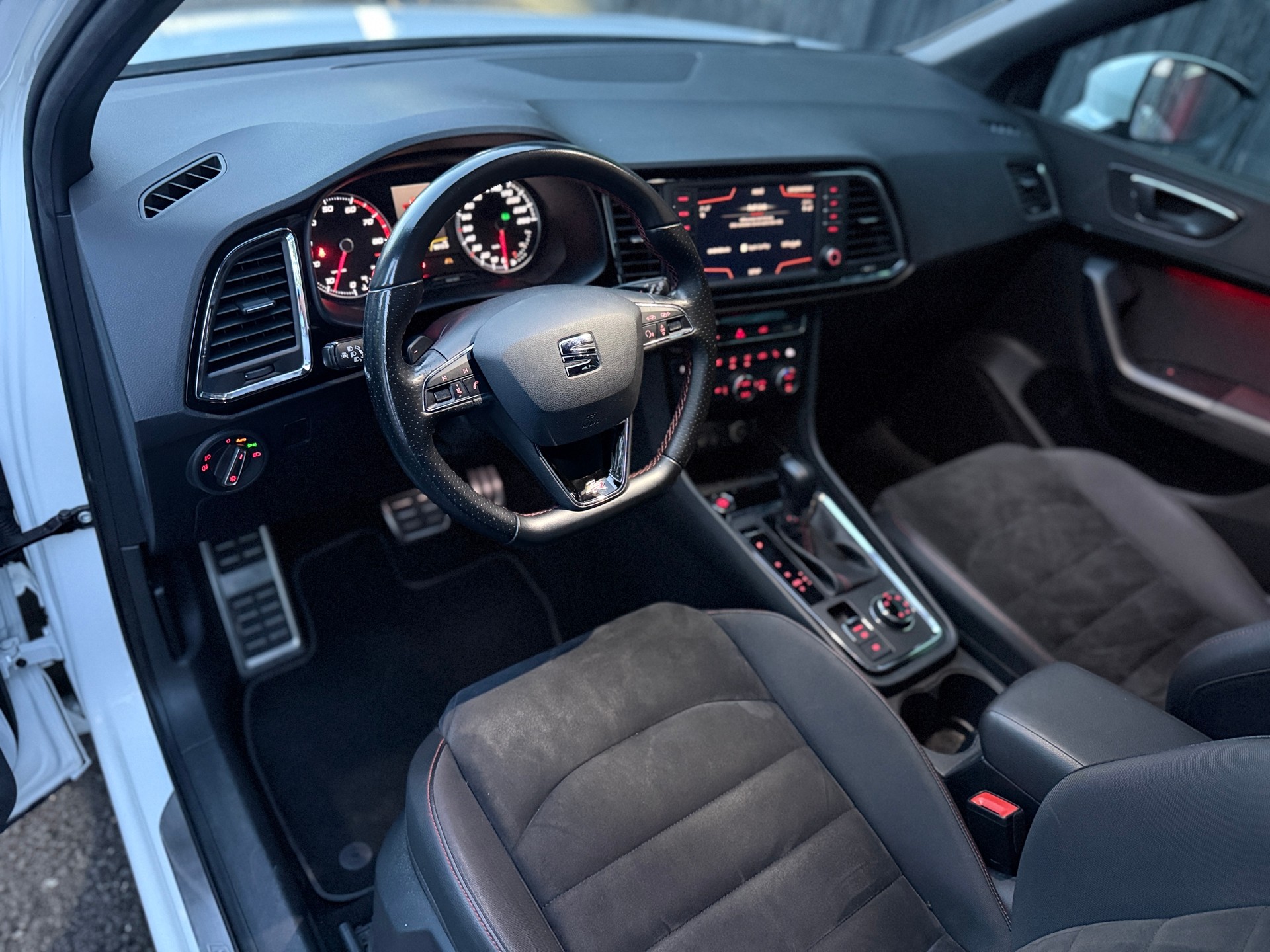 SEAT SEAT Ateca FR 2.0 TSI EVO 4Drive DSG | AHK |Frisch MFK | Frisch Service | 12 Monate Garantie | 8-fach bereift-image-7