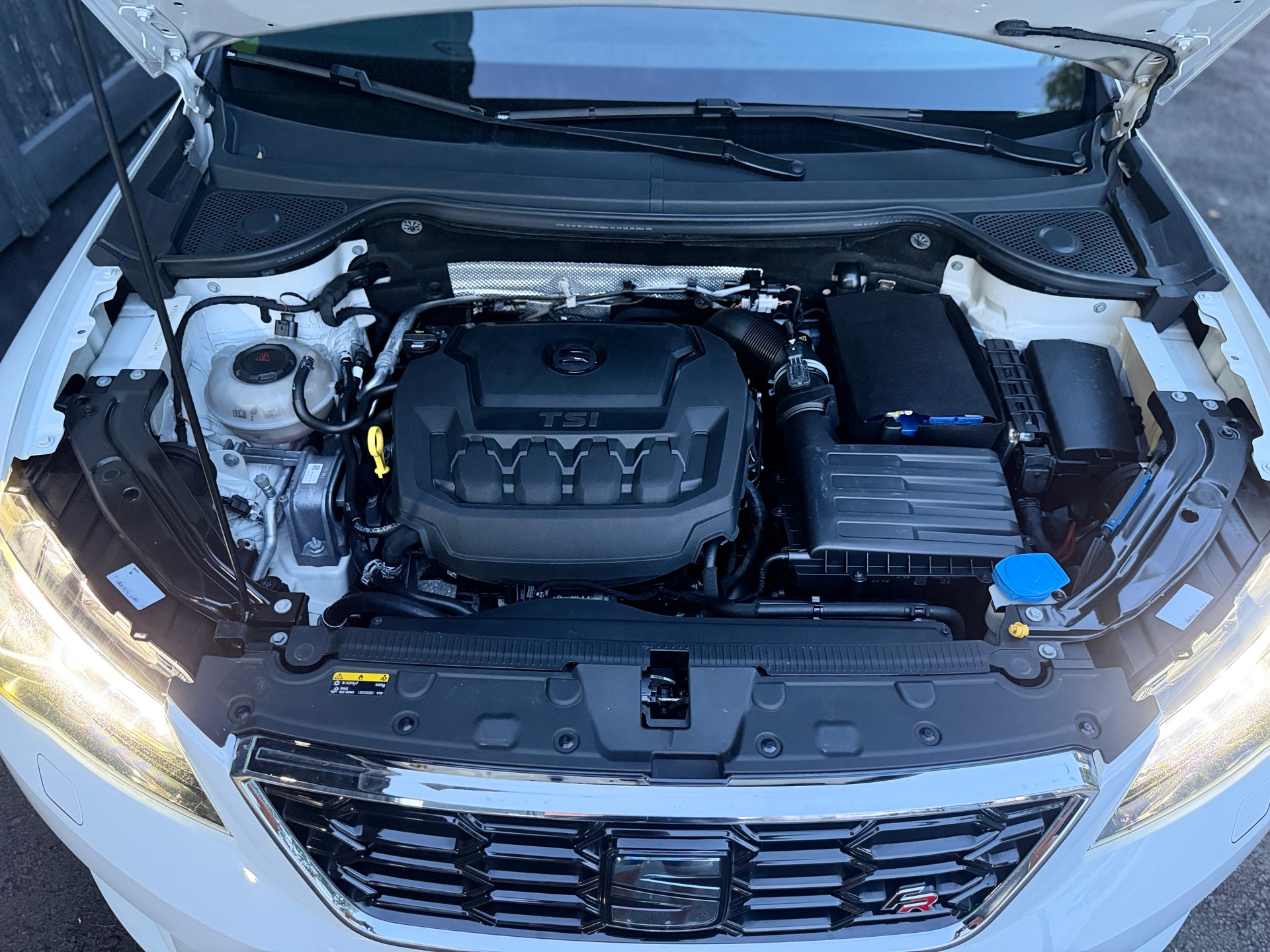 SEAT SEAT Ateca FR 2.0 TSI EVO 4Drive DSG | AHK |Frisch MFK | Frisch Service | 12 Monate Garantie | 8-fach bereift-image-16
