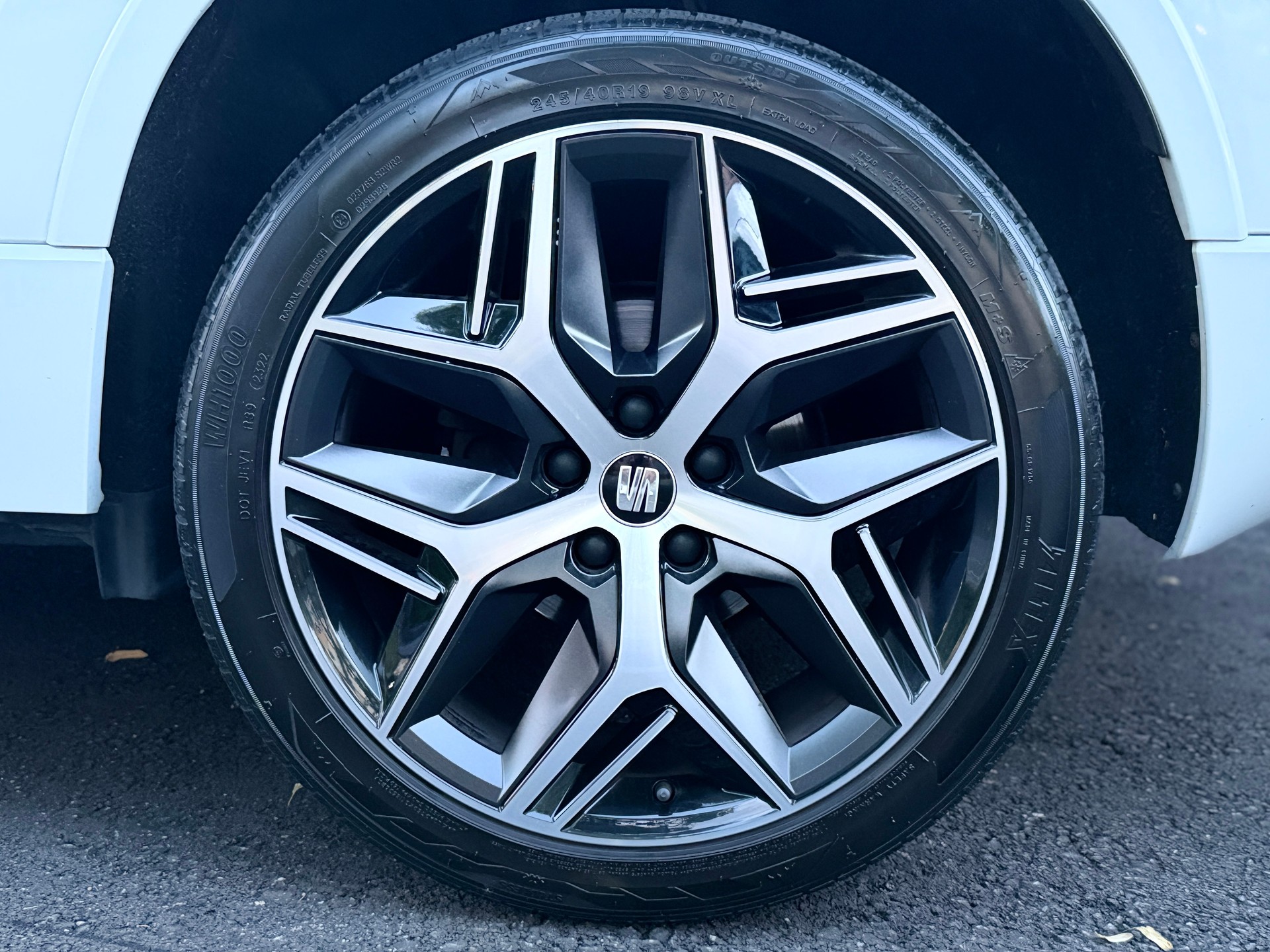 SEAT SEAT Ateca FR 2.0 TSI EVO 4Drive DSG | AHK |Frisch MFK | Frisch Service | 12 Monate Garantie | 8-fach bereift-image-1