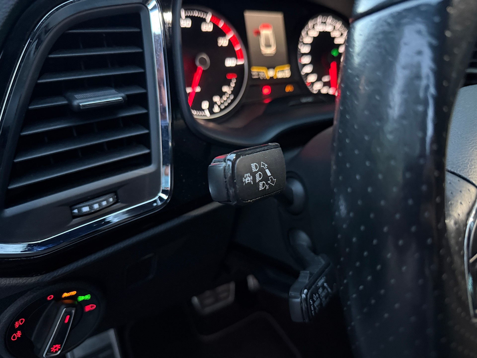 SEAT SEAT Ateca FR 2.0 TSI EVO 4Drive DSG | AHK |Frisch MFK | Frisch Service | 12 Monate Garantie | 8-fach bereift-image-8