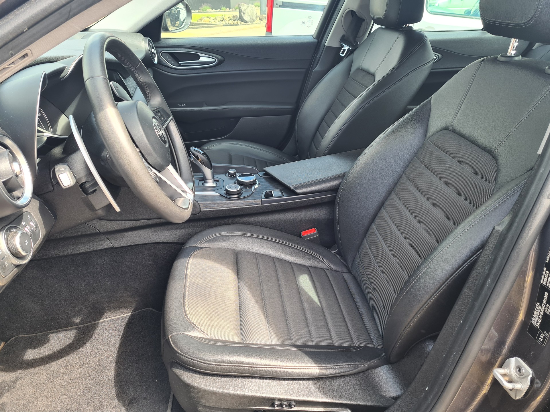 ALFA ROMEO Giulia 2.2 JTDM Business Automatic Q4-image-8