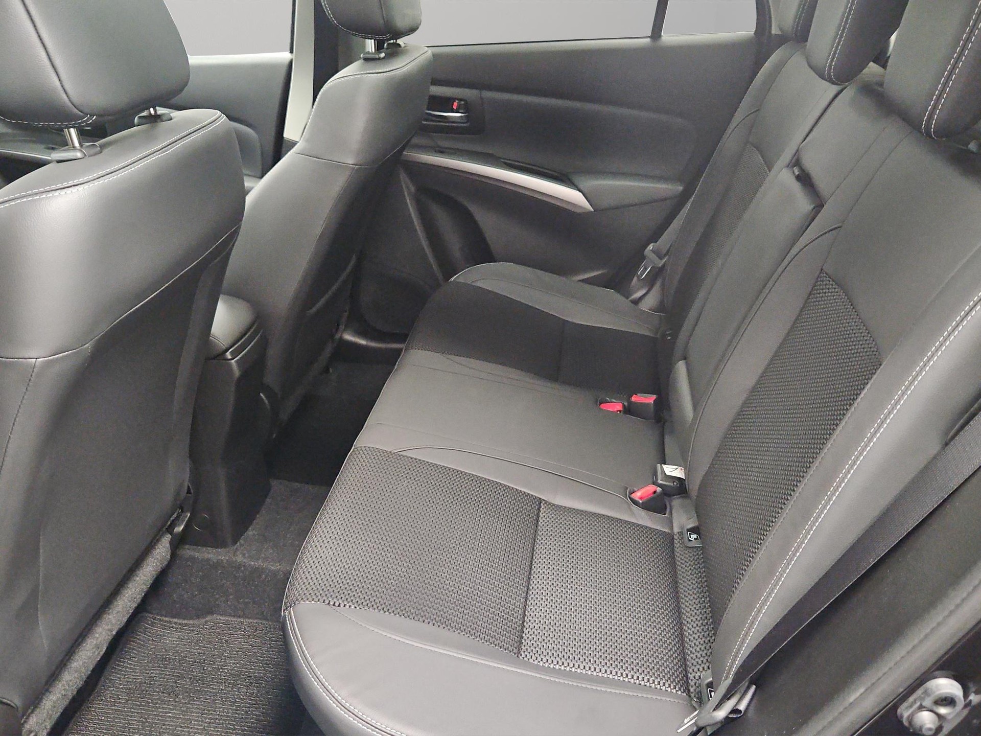 SUZUKI S-Cross 1.5 Compact Top Hybrid 4x4-image-8