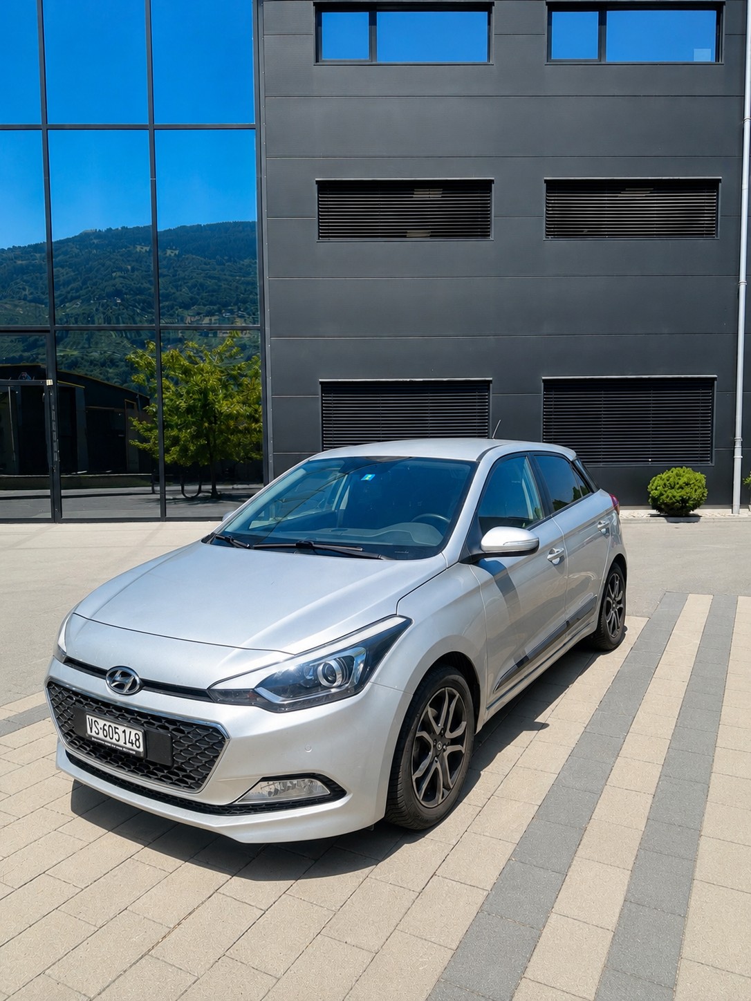 HYUNDAI 1.4 Launch Plus-image-1