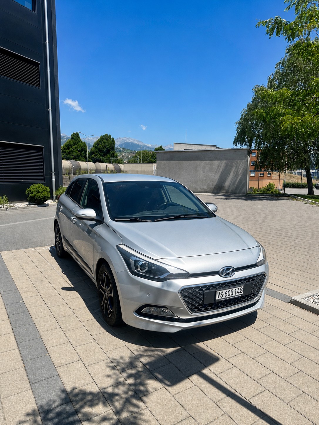 HYUNDAI 1.4 Launch Plus-image-0