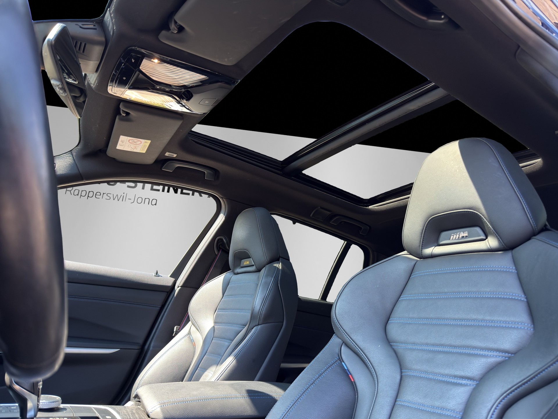 BMW 330e xDrive Touring M Sport Steptronic-image-10