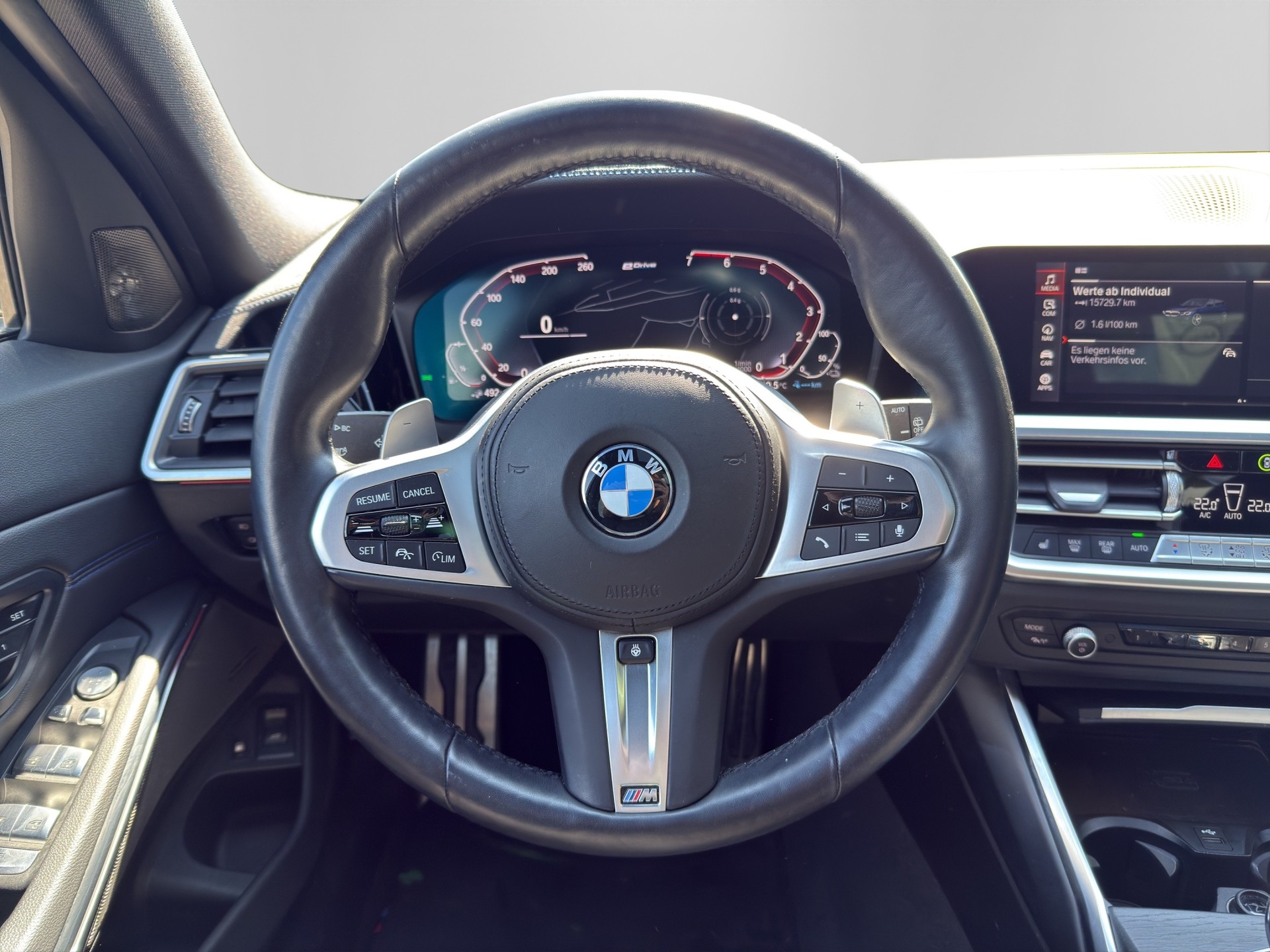 BMW 330e xDrive Touring M Sport Steptronic-image-11