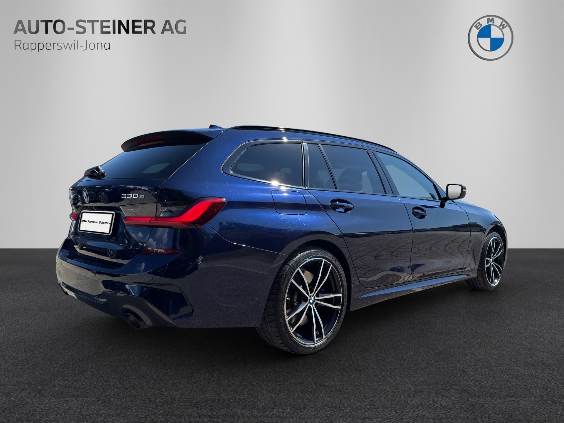 BMW 330e xDrive Touring M Sport Steptronic-image-4