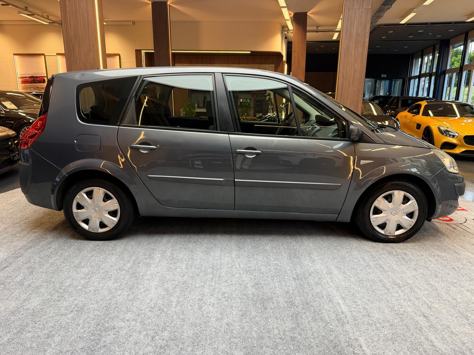RENAULT Grand Scénic 2.0 16V Dynamique-image-7