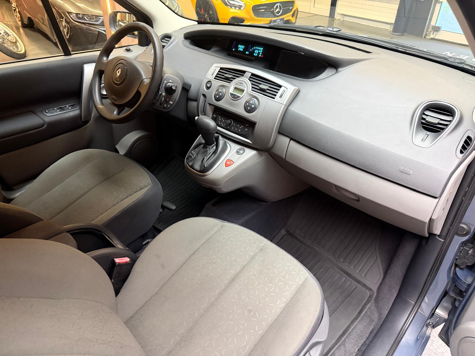 RENAULT Grand Scénic 2.0 16V Dynamique-image-13