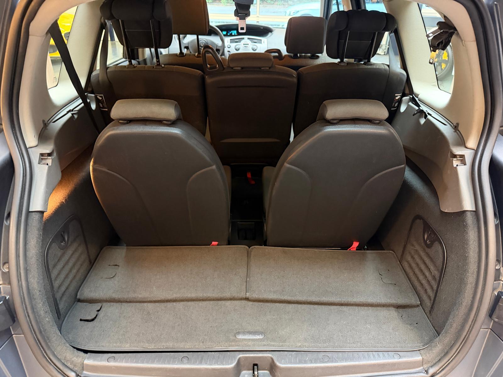 RENAULT Grand Scénic 2.0 16V Dynamique-image-17