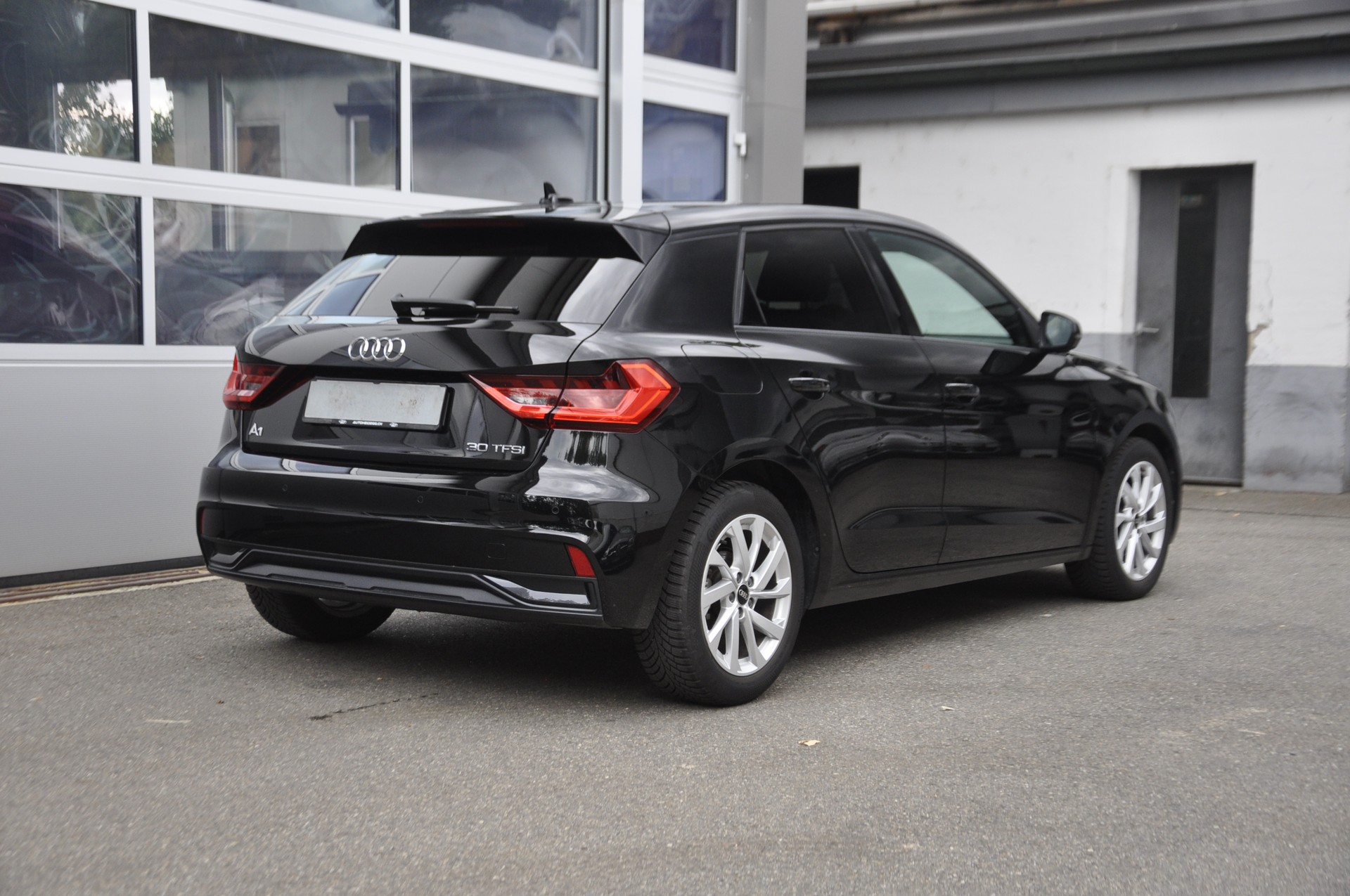AUDI A1 Sportback 30 TFSI advanced Attraction S-tronic-image-2