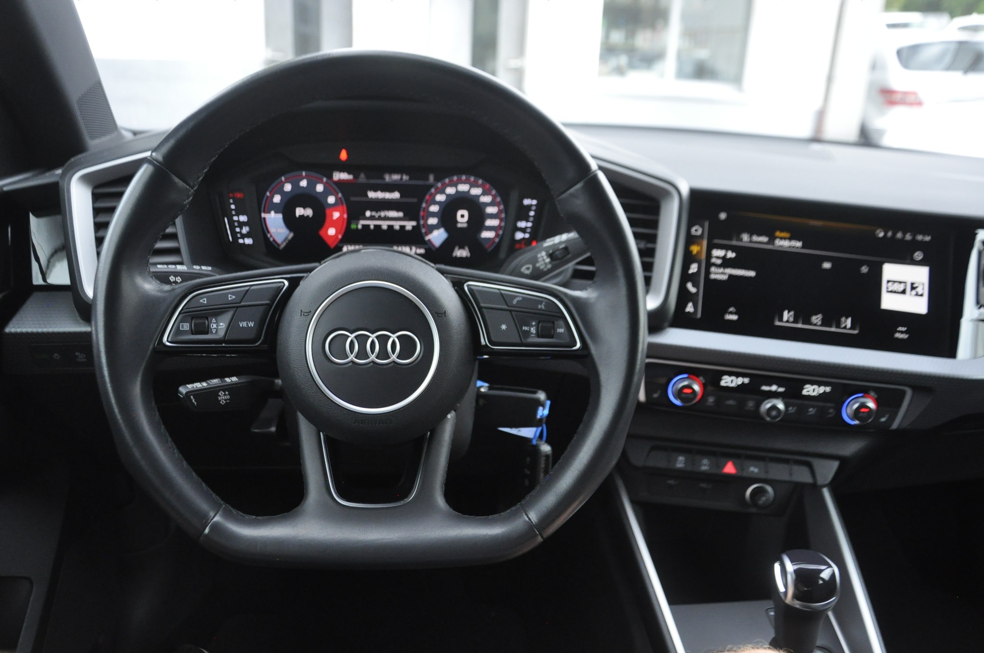 AUDI A1 Sportback 30 TFSI advanced Attraction S-tronic-image-5