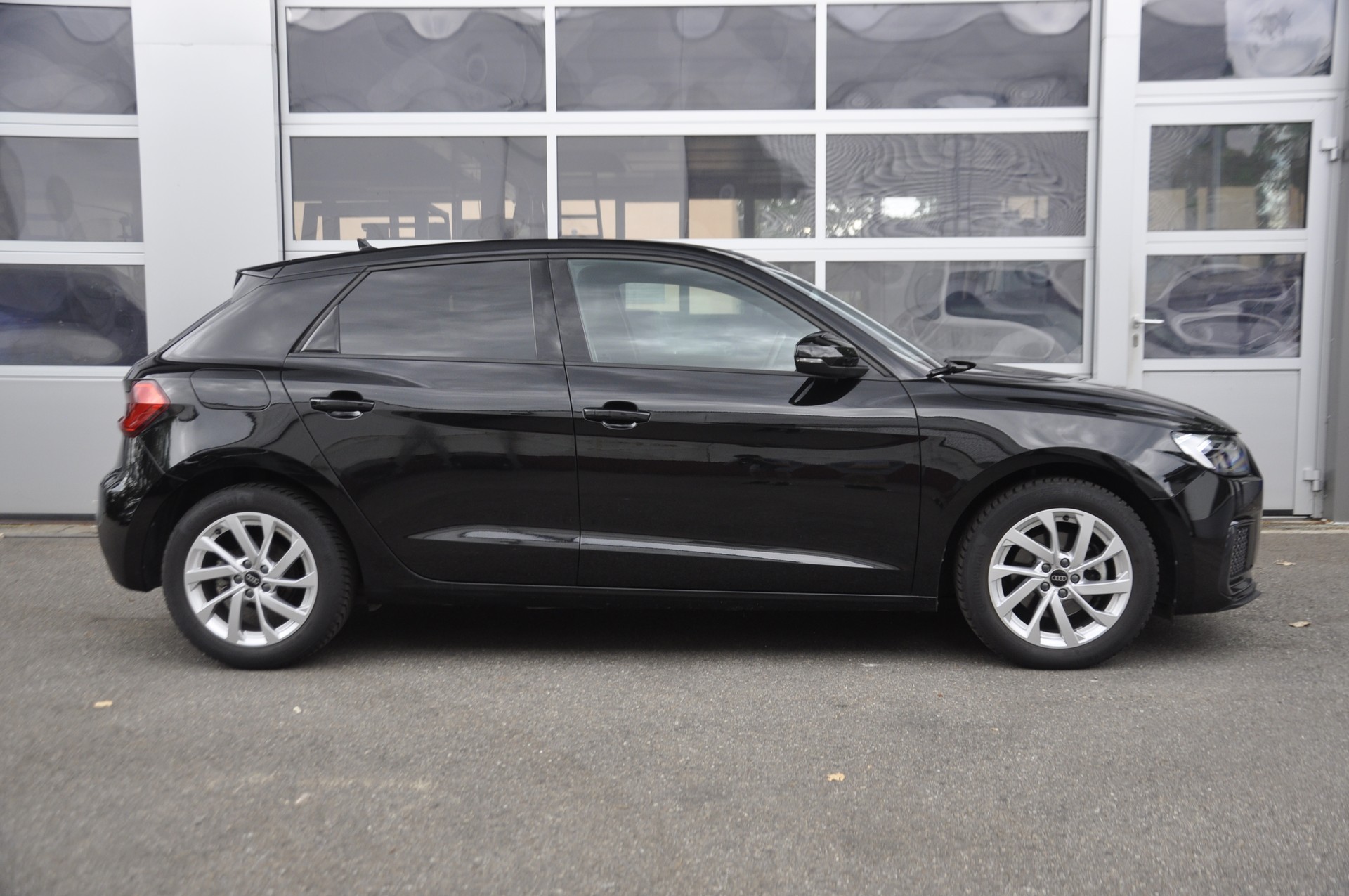 AUDI A1 Sportback 30 TFSI advanced Attraction S-tronic-image-1