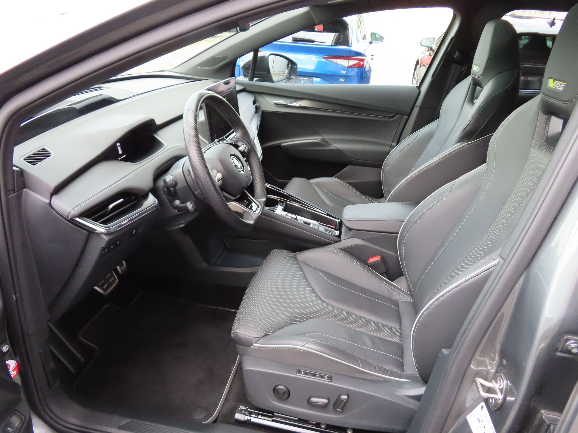 SKODA Enyaq RS 4x4-image-6