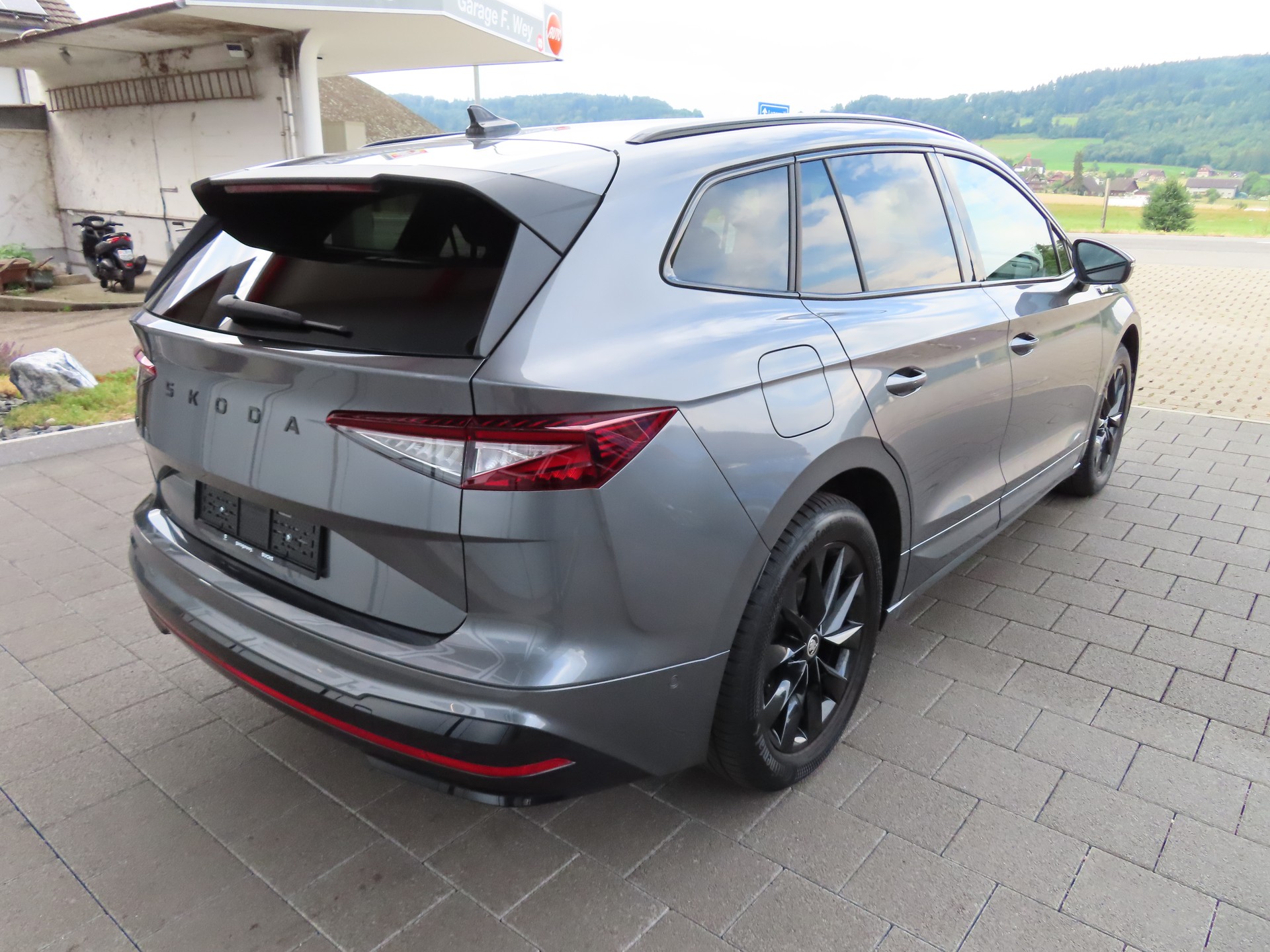 SKODA Enyaq RS 4x4-image-3